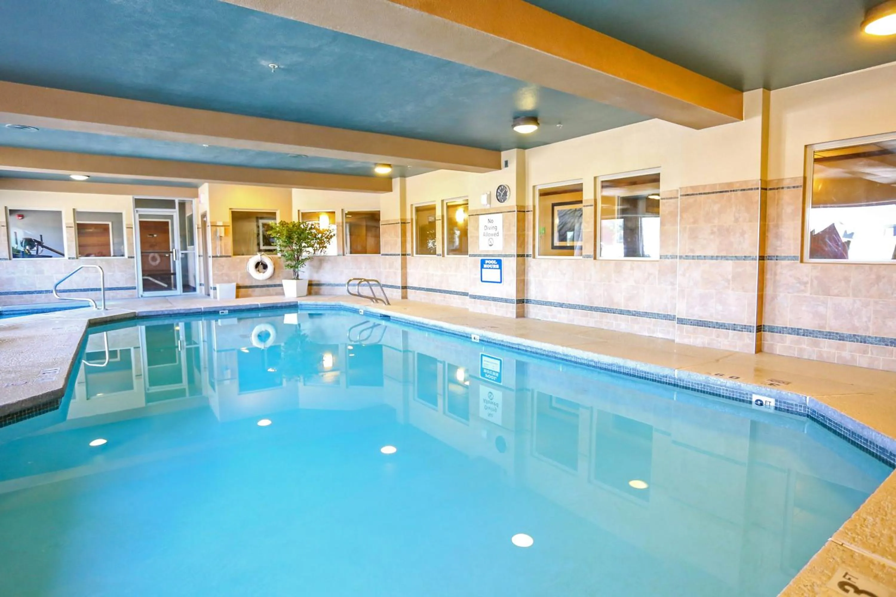 Swimming pool in Holiday Inn West Yellowstone by IHG