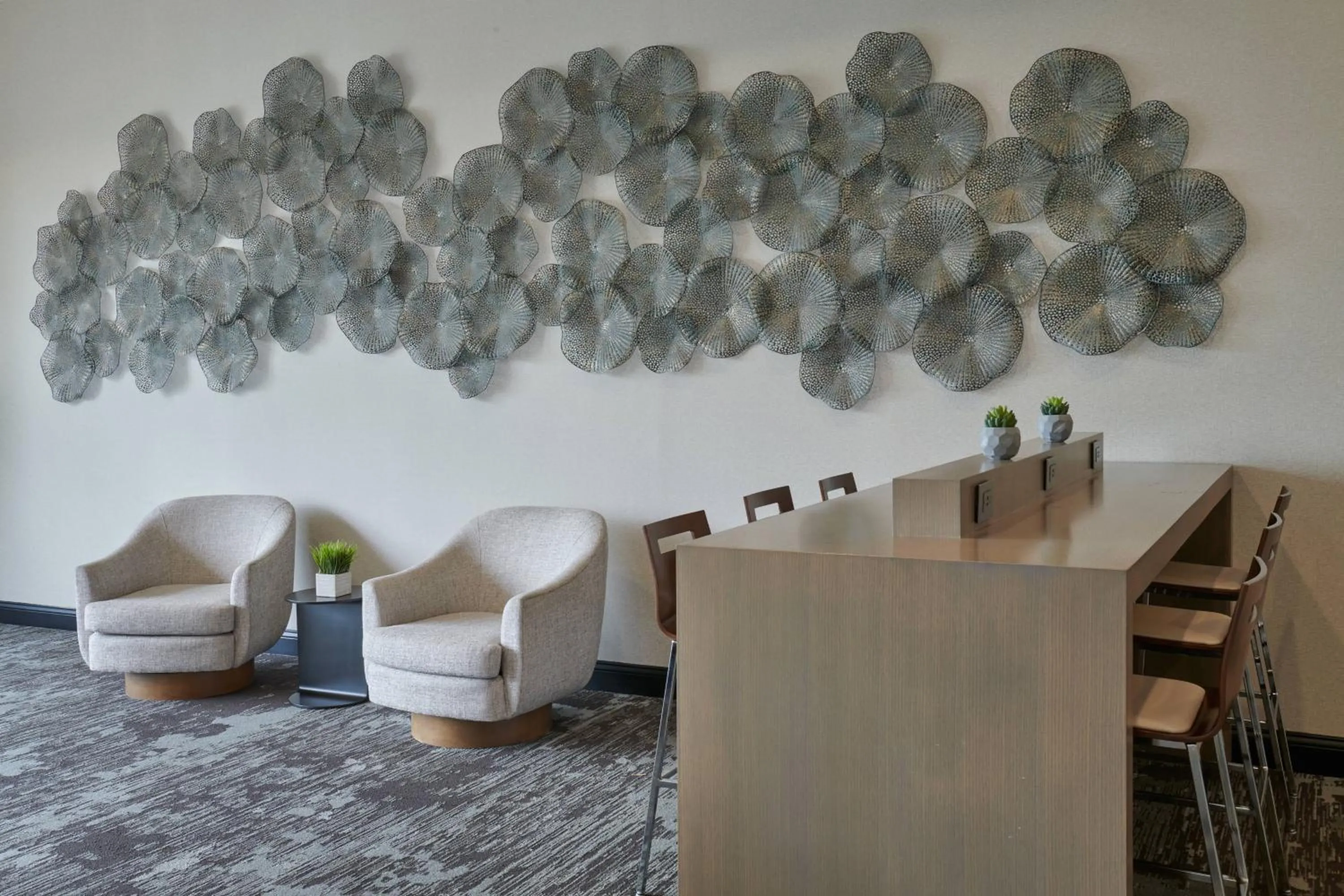 Lobby or reception in Delta Hotels by Marriott Detroit Novi