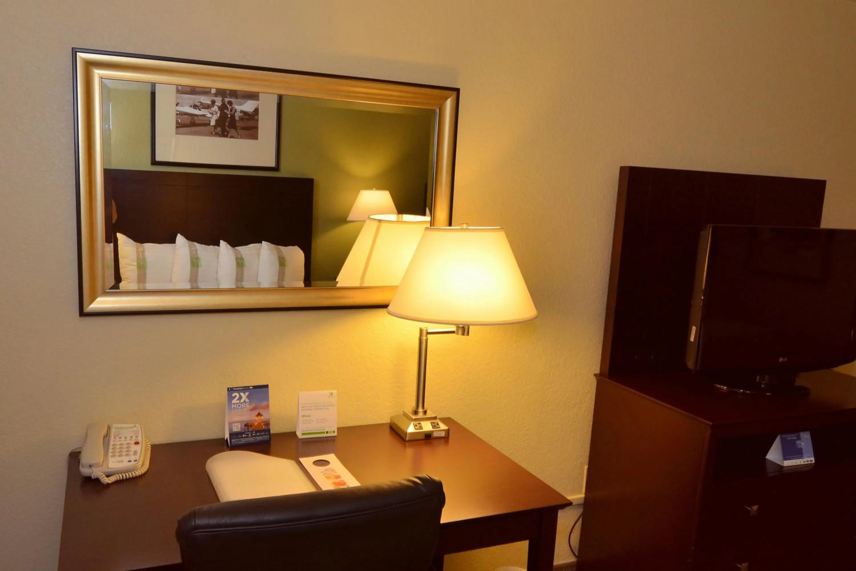 Photo of the whole room in Holiday Inn - Fort Myers - Downtown Area by IHG