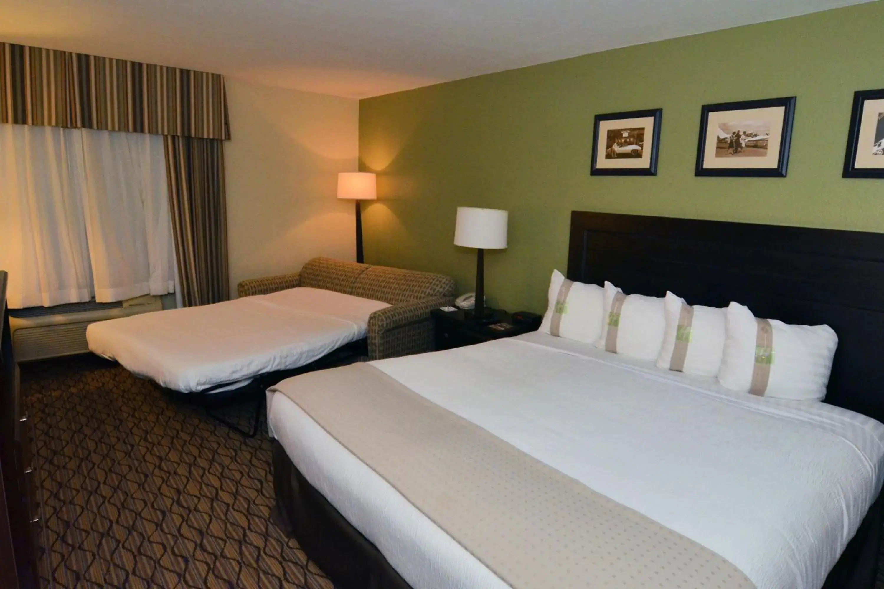 Photo of the whole room, Bed in Holiday Inn - Fort Myers - Downtown Area by IHG Photo of the whole room, Bed in Holiday Inn - Fort Myers - Downtown Area by IHG