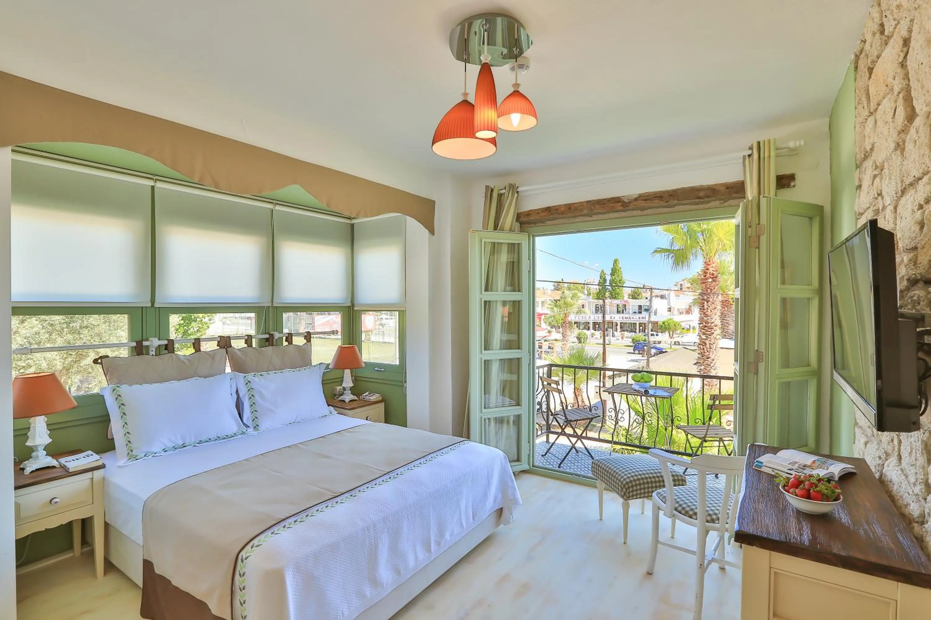 TV and multimedia, Bed in Palas Alaçatı - Adult Only