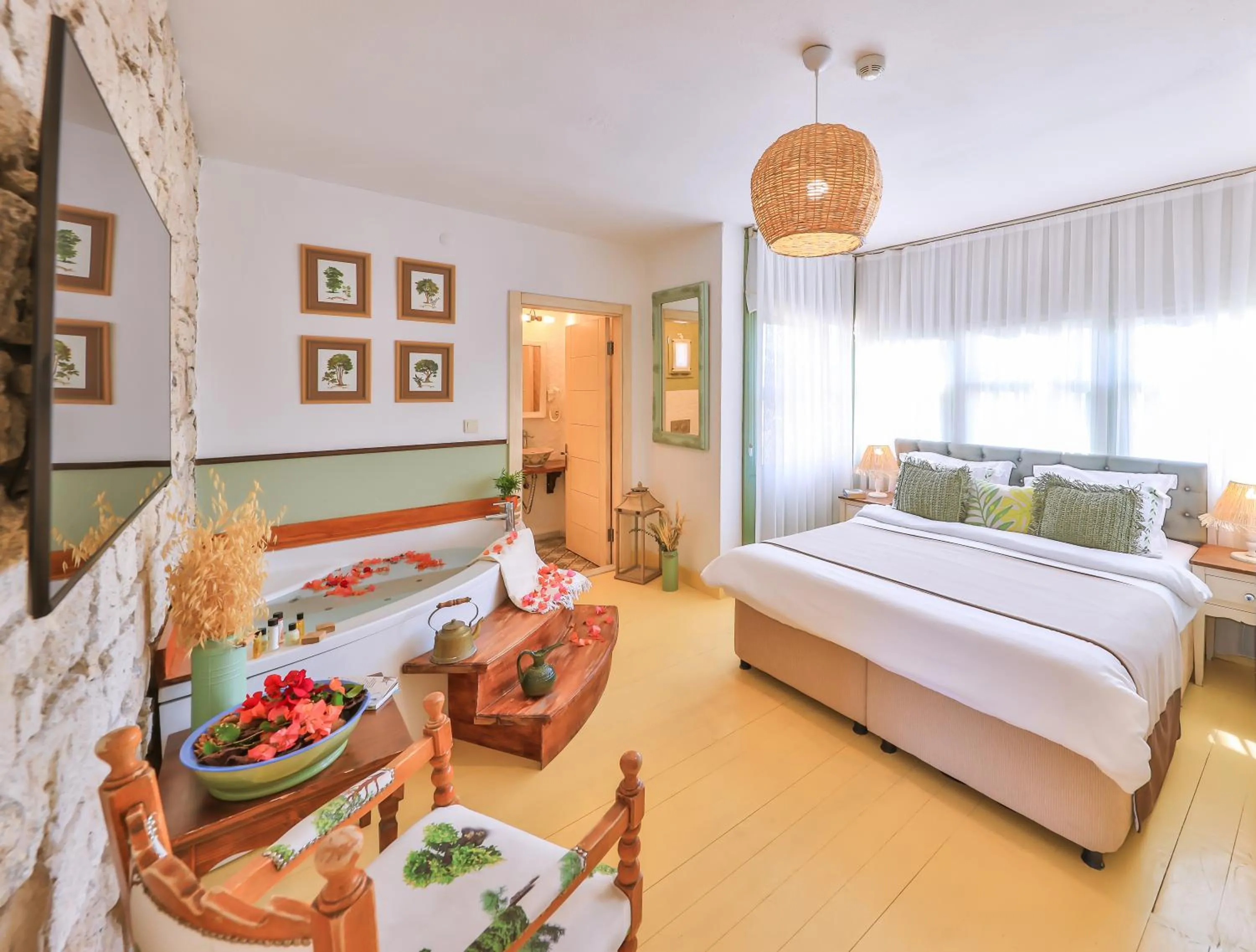 Photo of the whole room, Bed in Palas Alaçatı - Adult Only