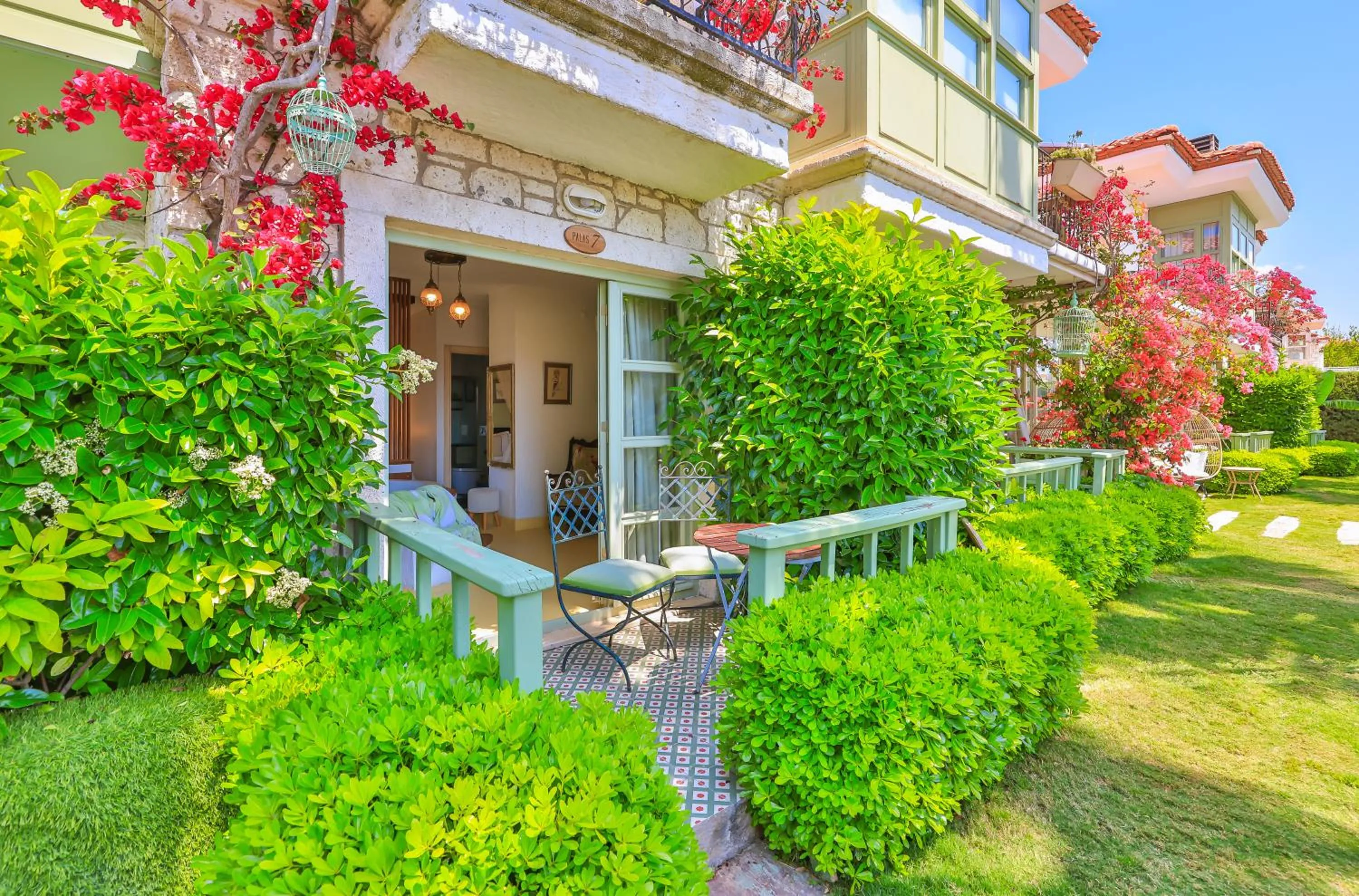 Property building in Palas Alaçatı - Adult Only