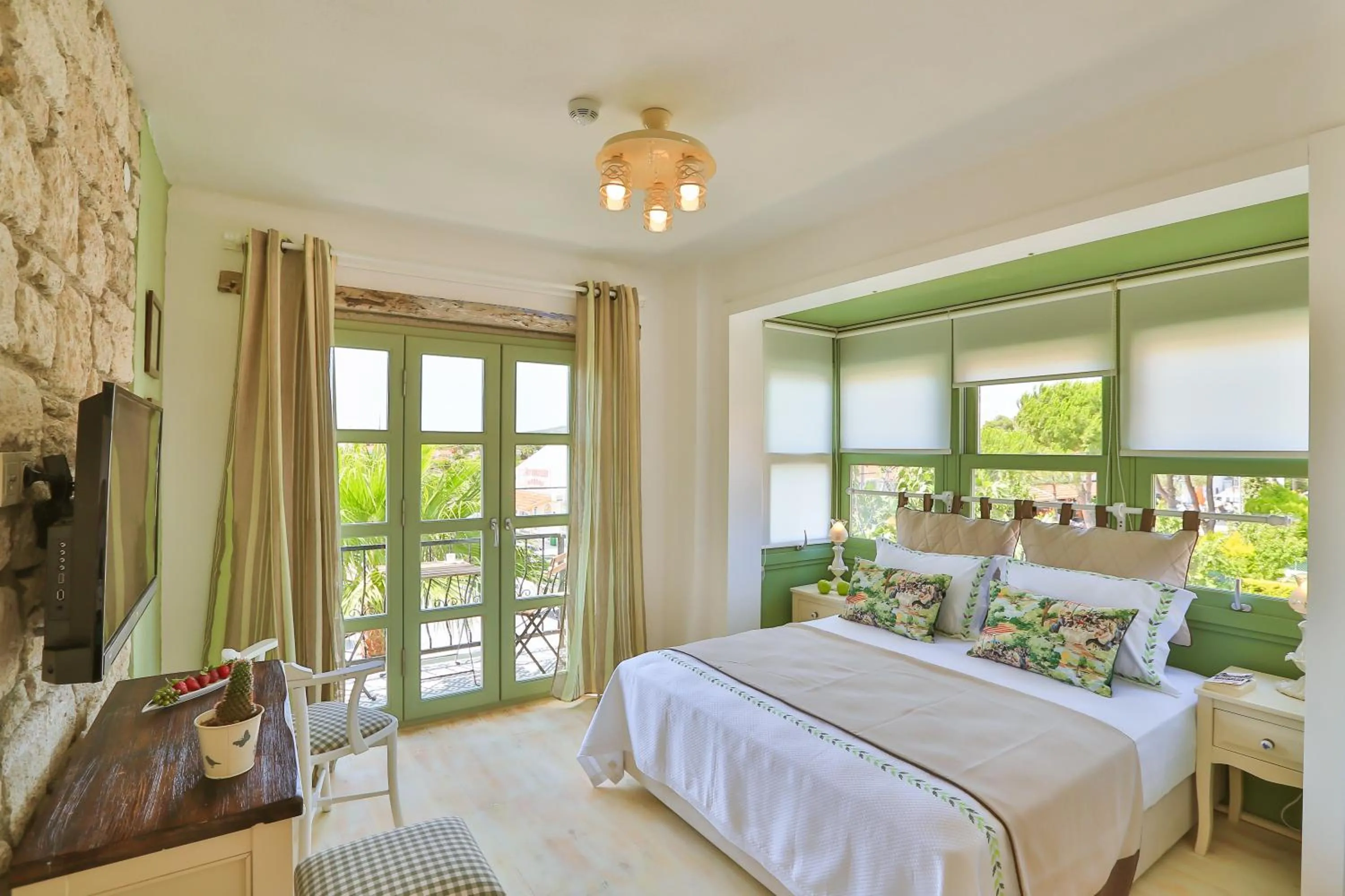 Photo of the whole room, Bed in Palas Alaçatı - Adult Only