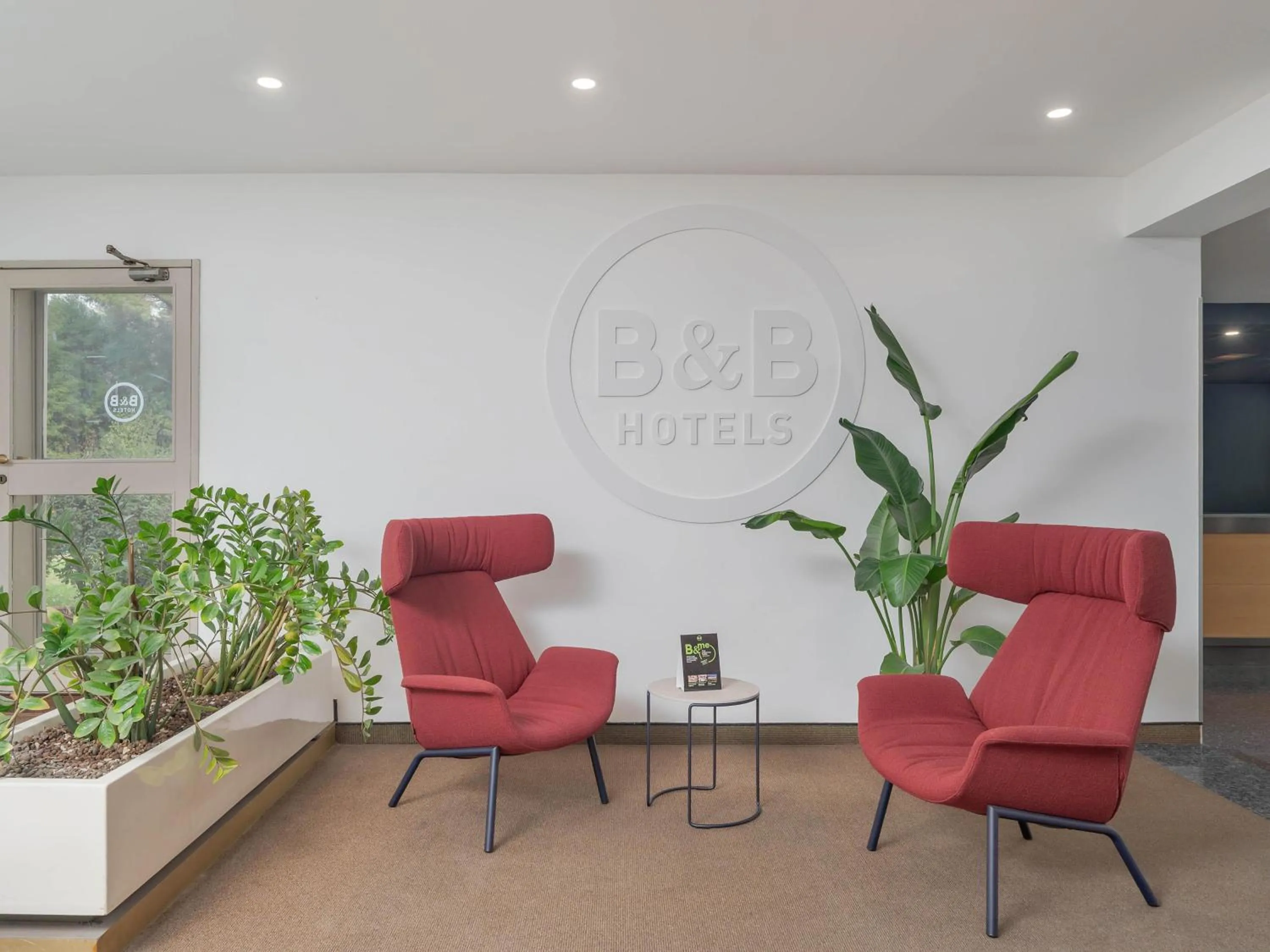 Lobby or reception in B&B HOTEL Calenzano First