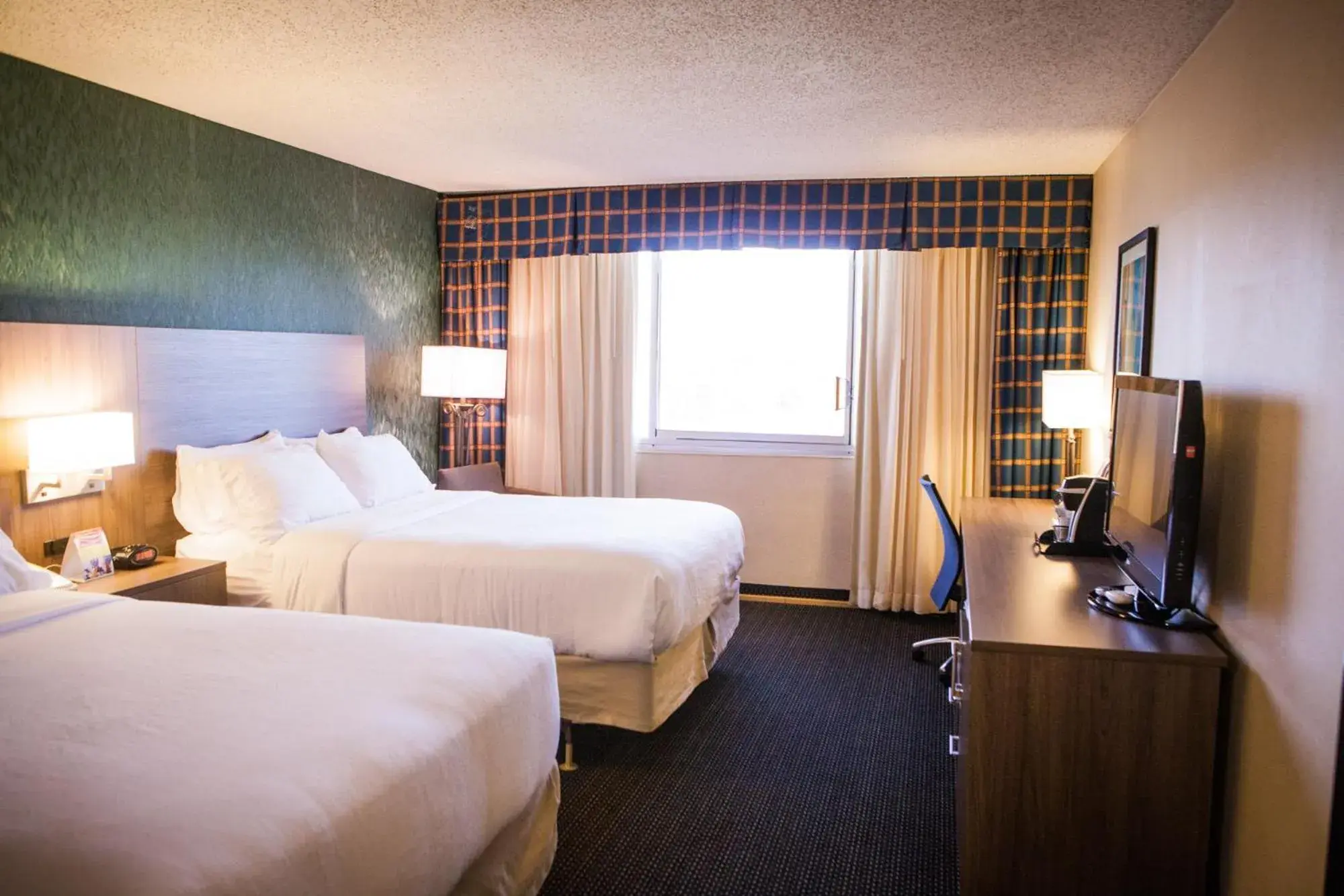 Bed in Holiday Inn Des Moines-Downtown-Mercy Campus by IHG Bed in Holiday Inn Des Moines-Downtown-Mercy Campus by IHG