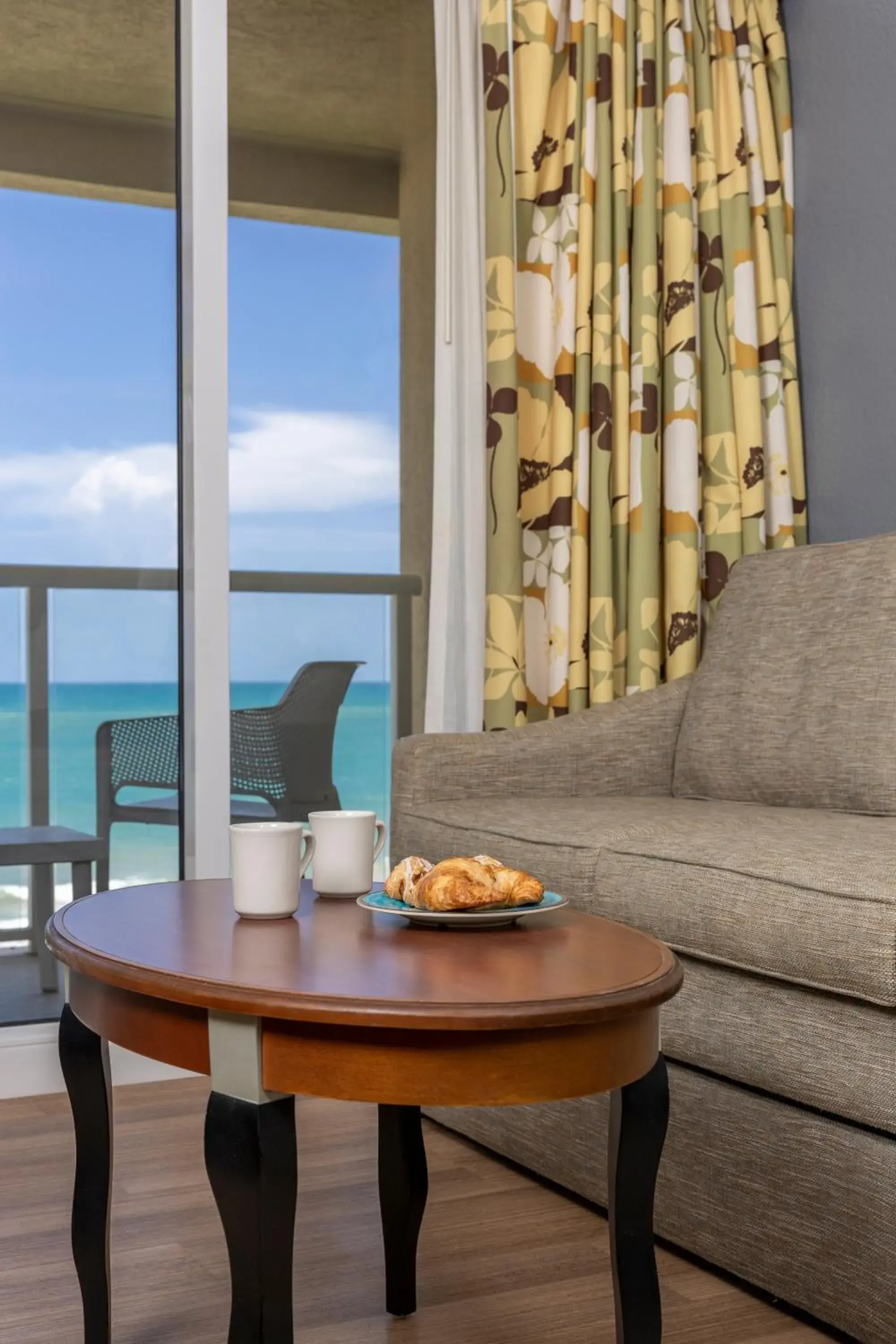 King Room with Ocean View in Ocean Breeze Inn Vero Beach King Room with Ocean View in Ocean Breeze Inn Vero Beach