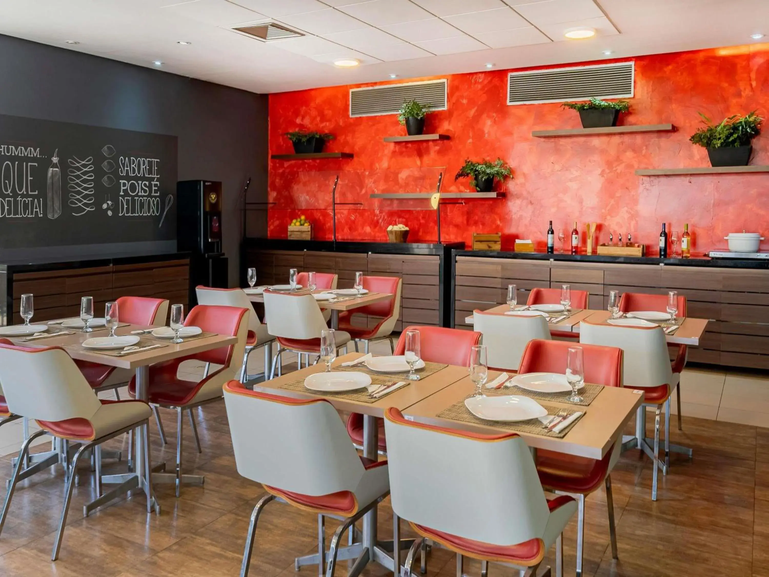 Restaurant/places to eat in ibis Piracicaba Restaurant/places to eat in ibis Piracicaba