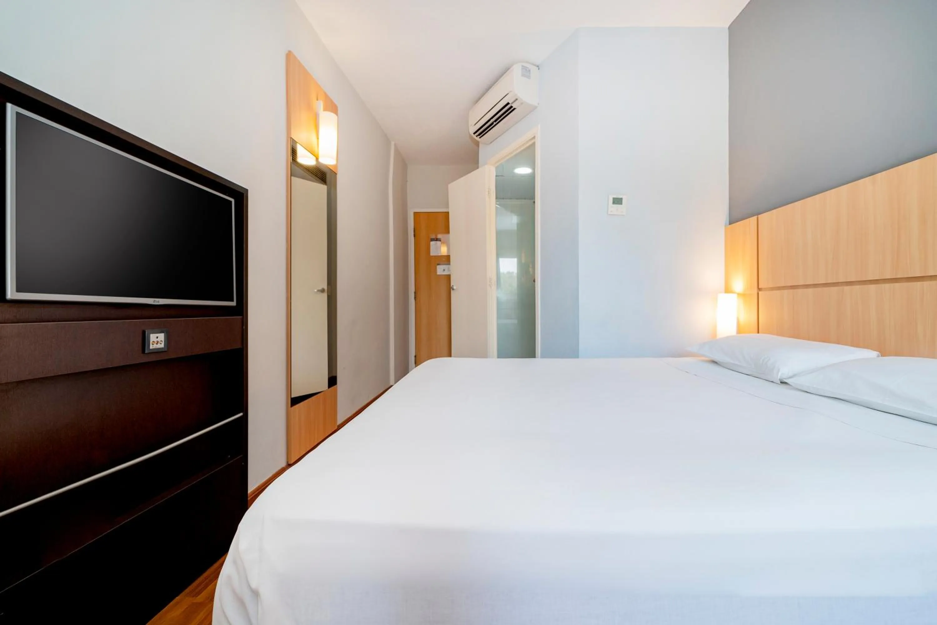 Bedroom, Bed in ibis Piracicaba