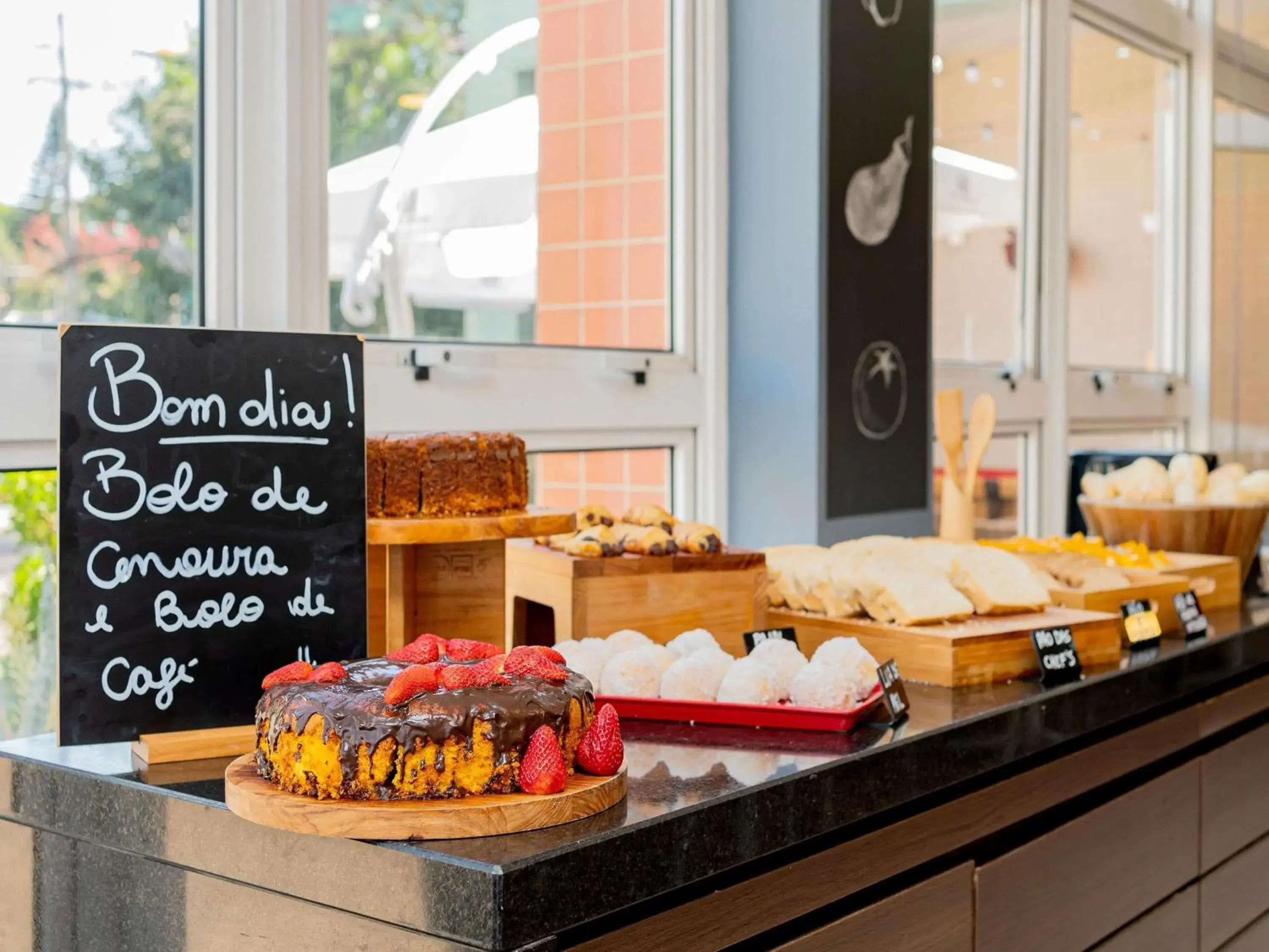 Restaurant/places to eat in ibis Piracicaba Restaurant/places to eat in ibis Piracicaba