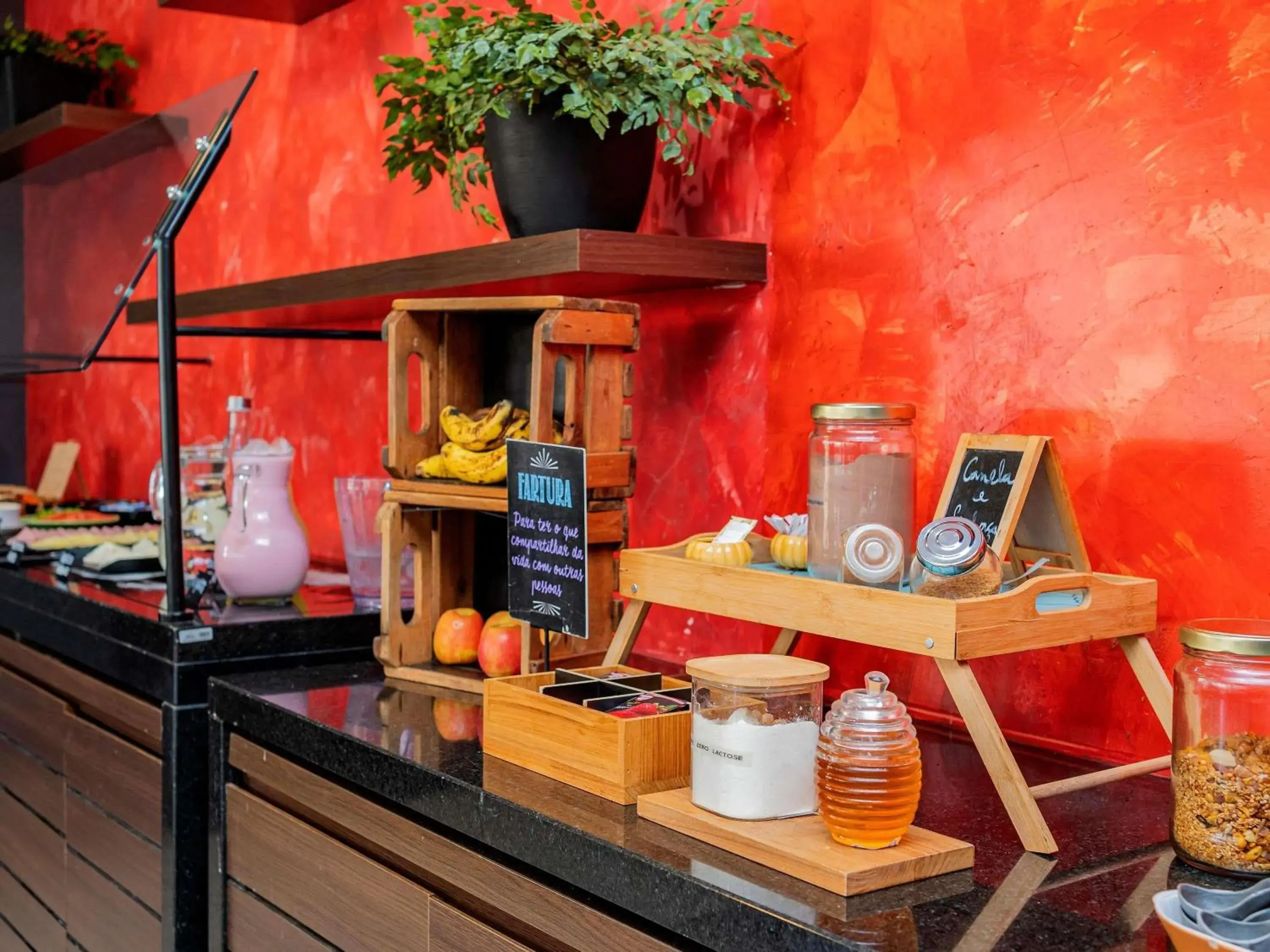 Restaurant/places to eat in ibis Piracicaba Restaurant/places to eat in ibis Piracicaba