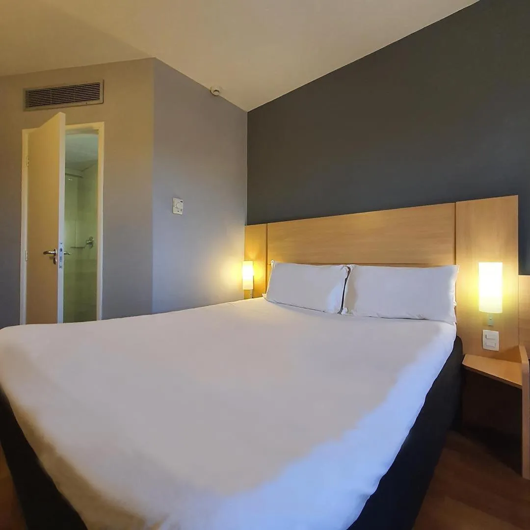 Bed in ibis Sao Jose do Rio Preto