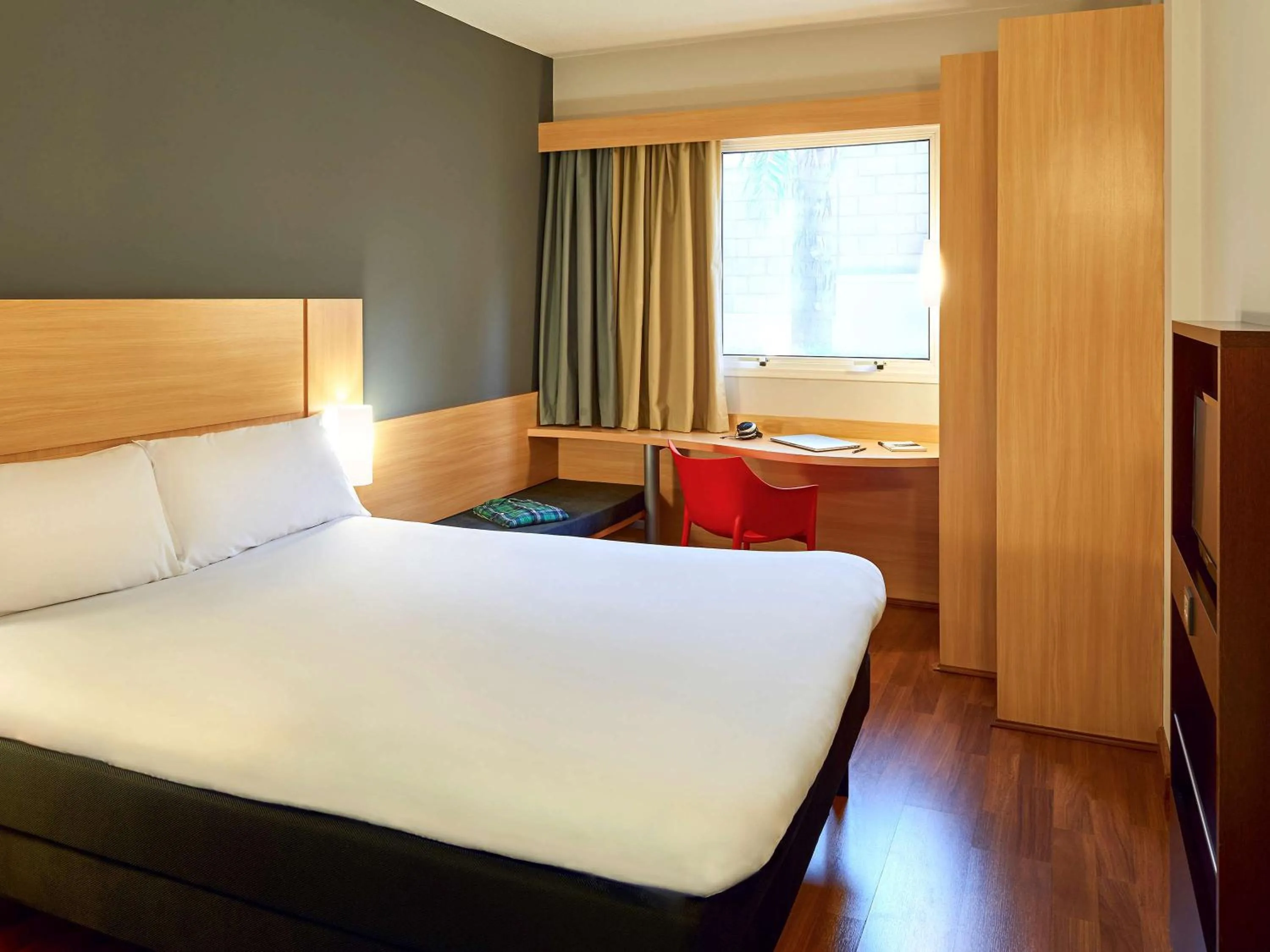 Photo of the whole room, Bed in ibis Sao Jose do Rio Preto