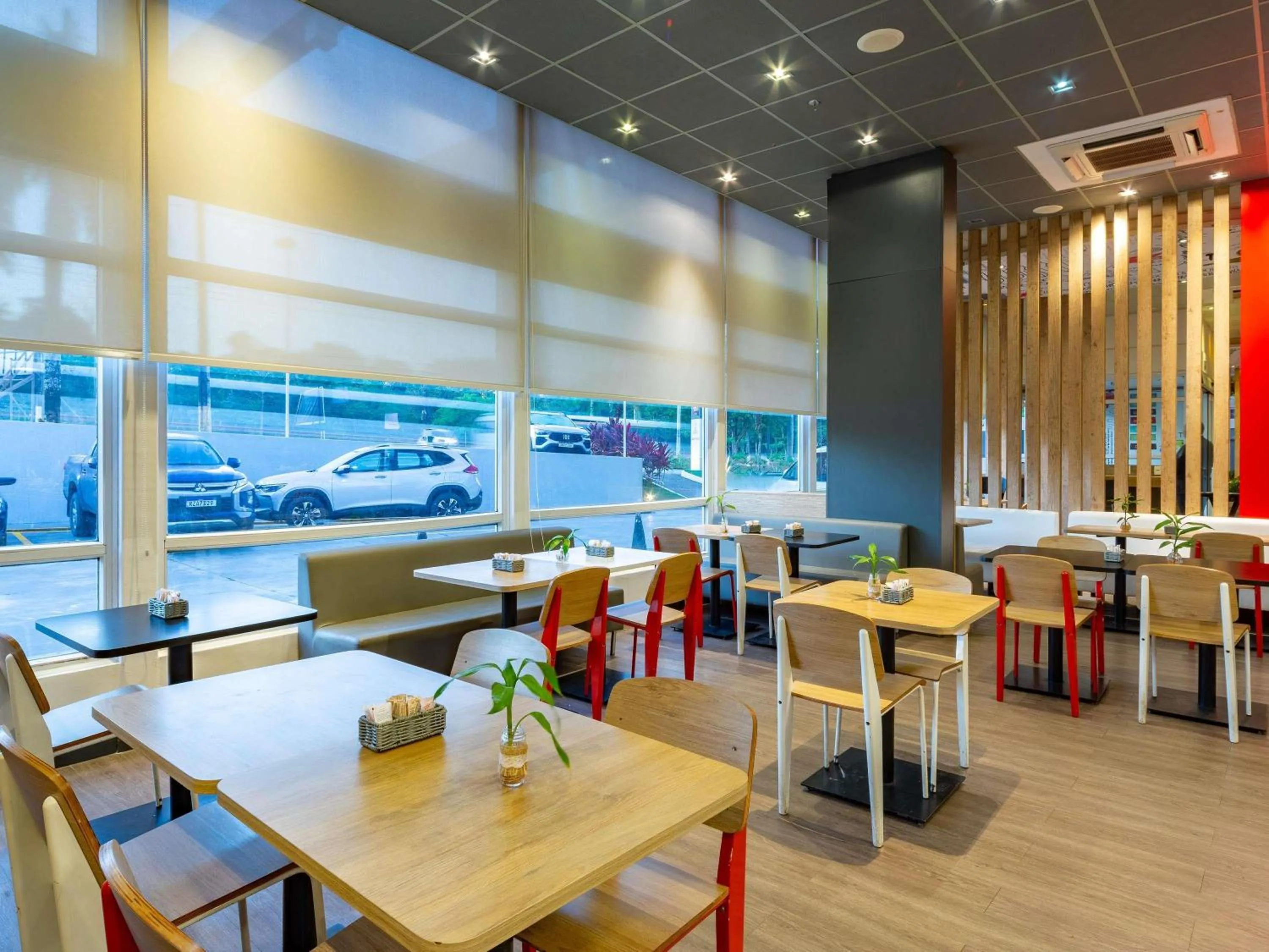 Restaurant/places to eat in ibis Manaus Aeroporto