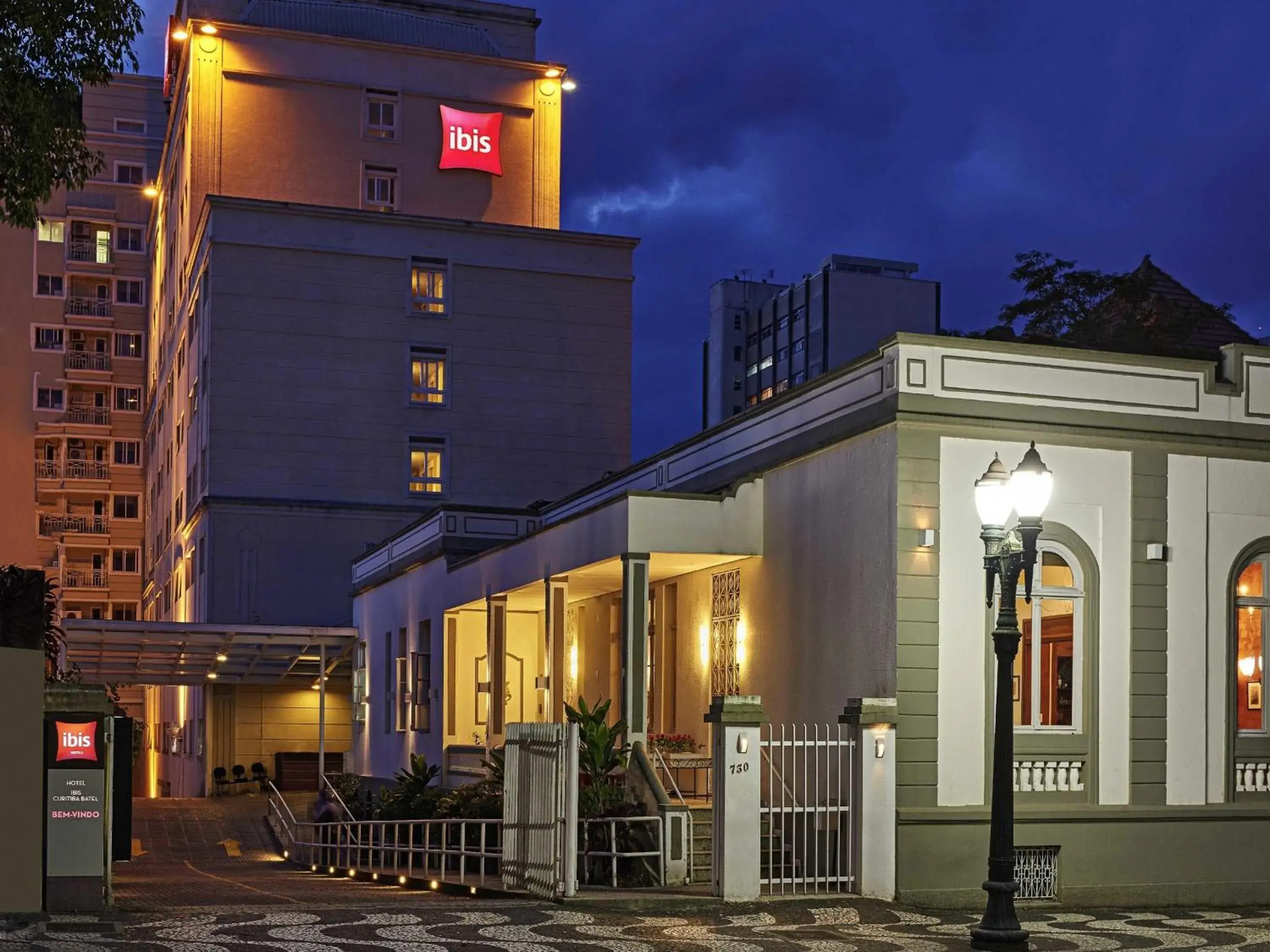 Property building in ibis Curitiba Batel Property building in ibis Curitiba Batel