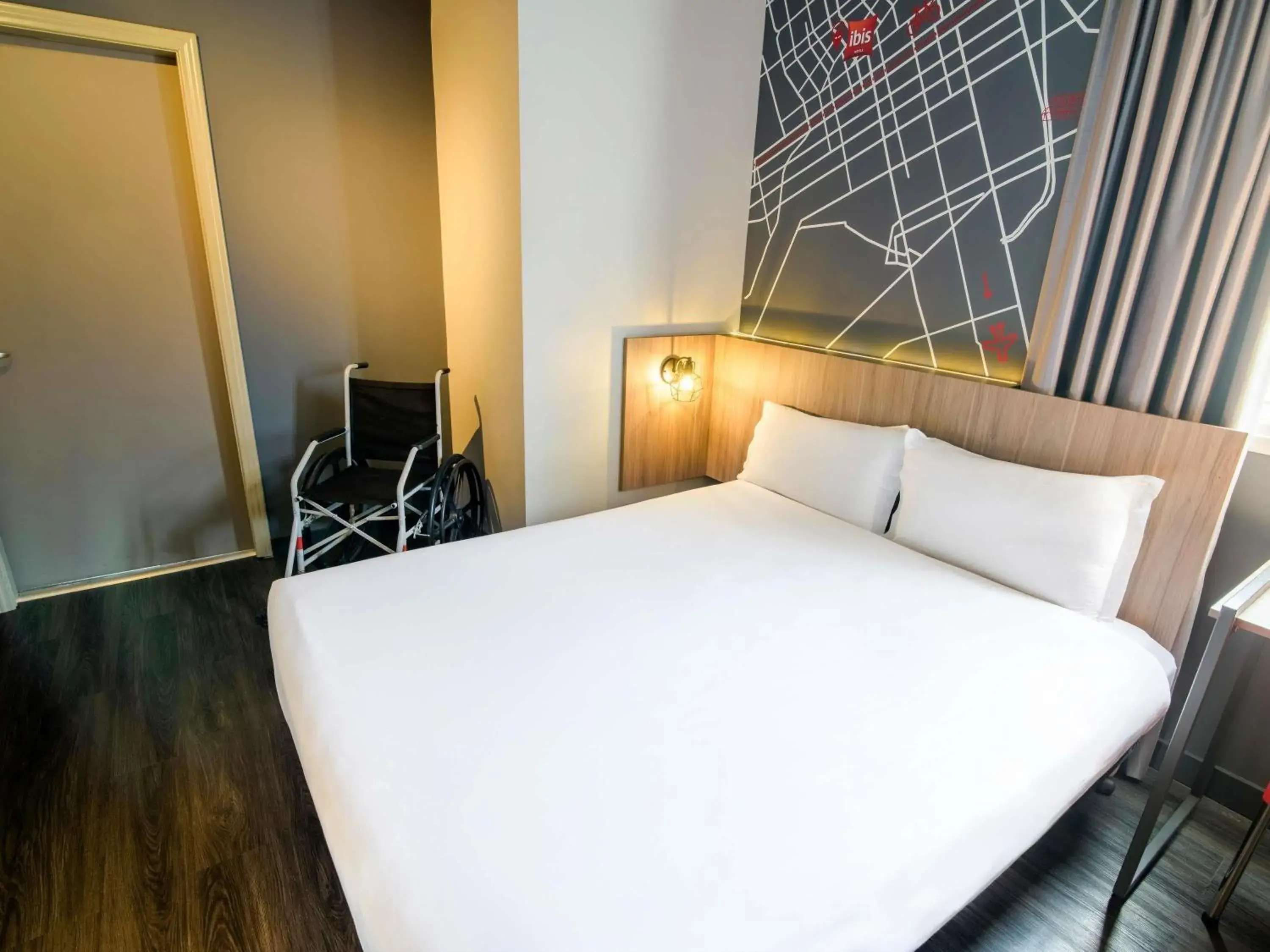 Bedroom, Bed in ibis Curitiba Batel Bedroom, Bed in ibis Curitiba Batel