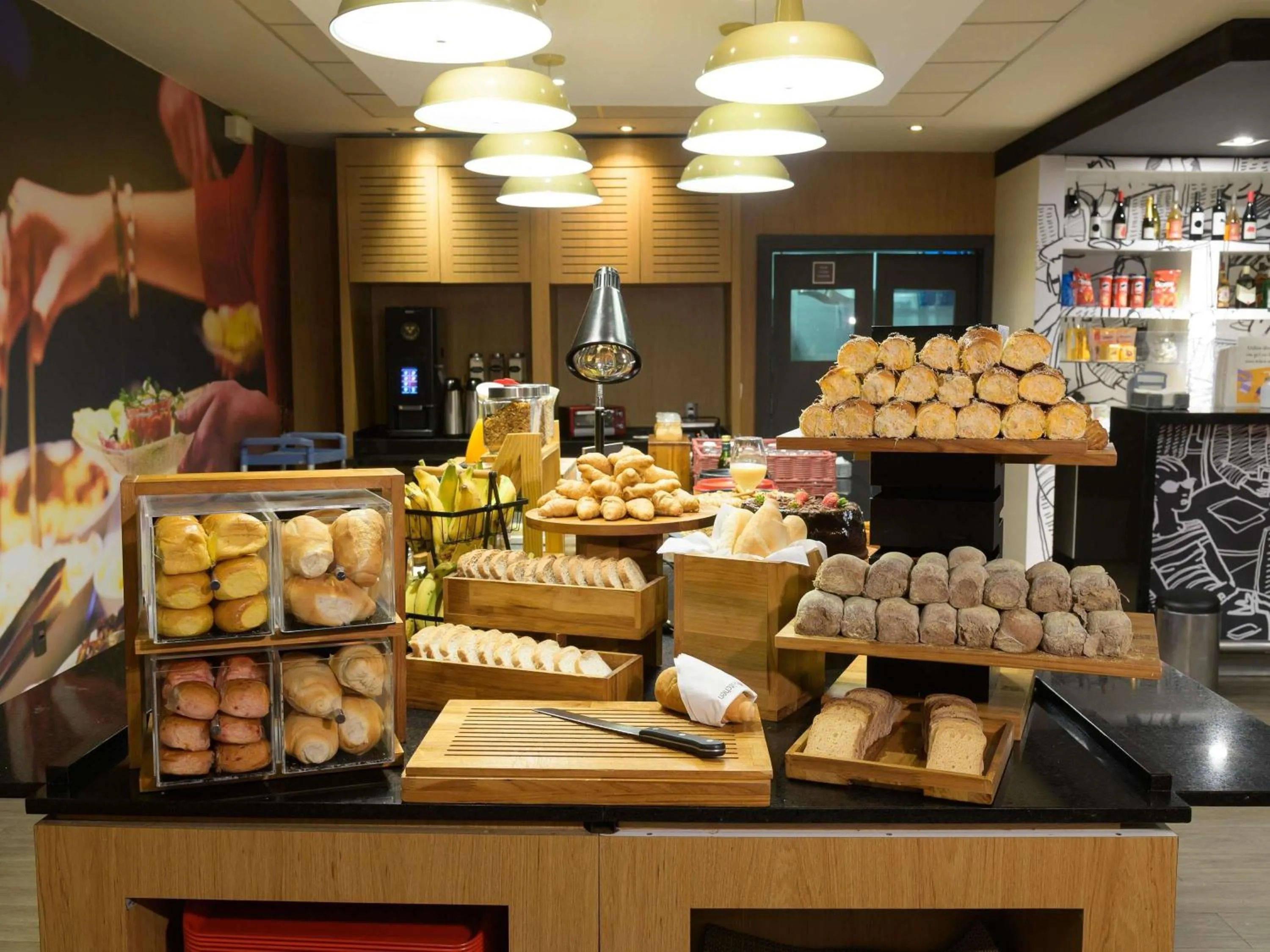 Restaurant/places to eat in ibis Aracaju