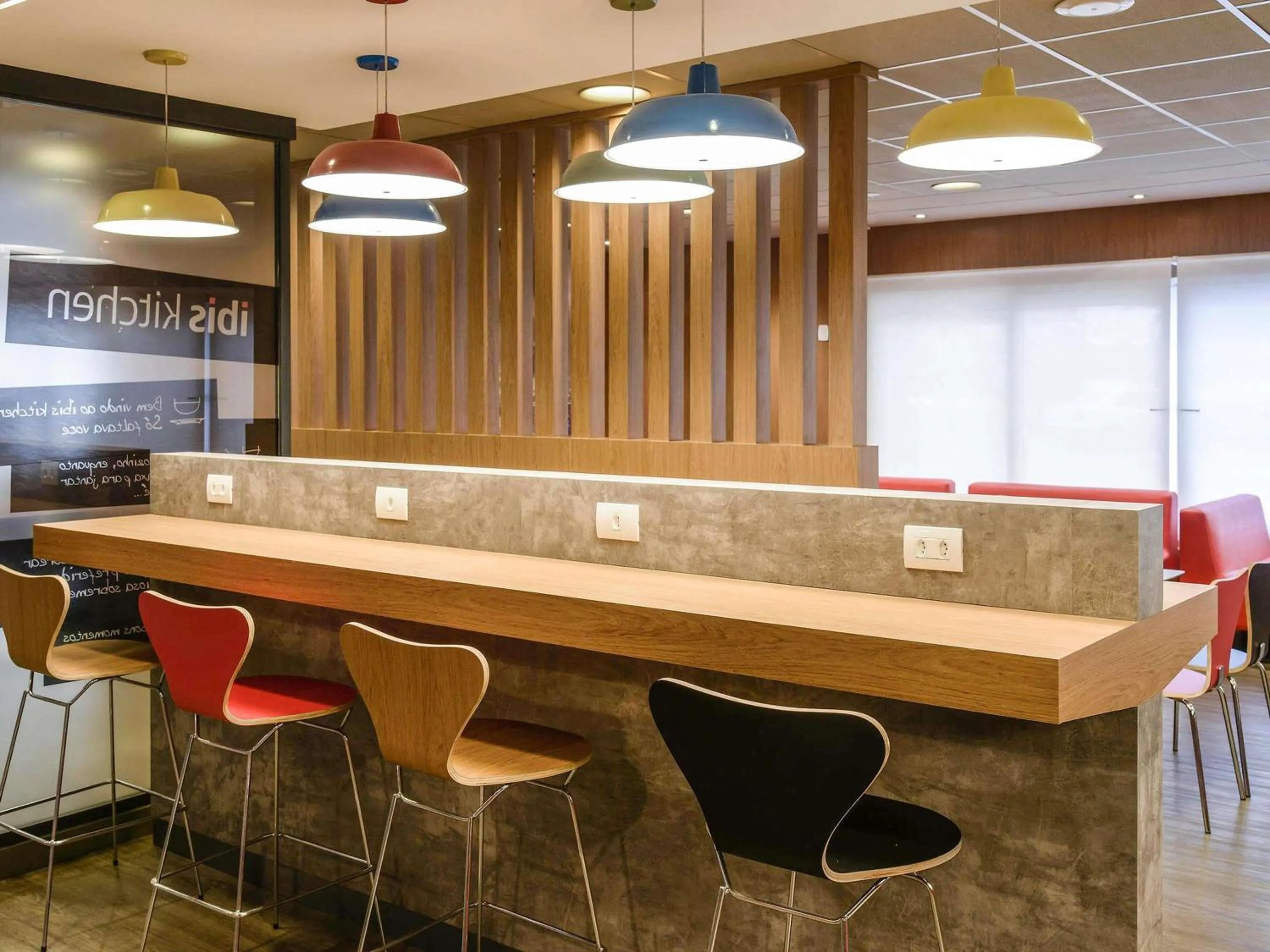 Restaurant/places to eat in ibis Aracaju