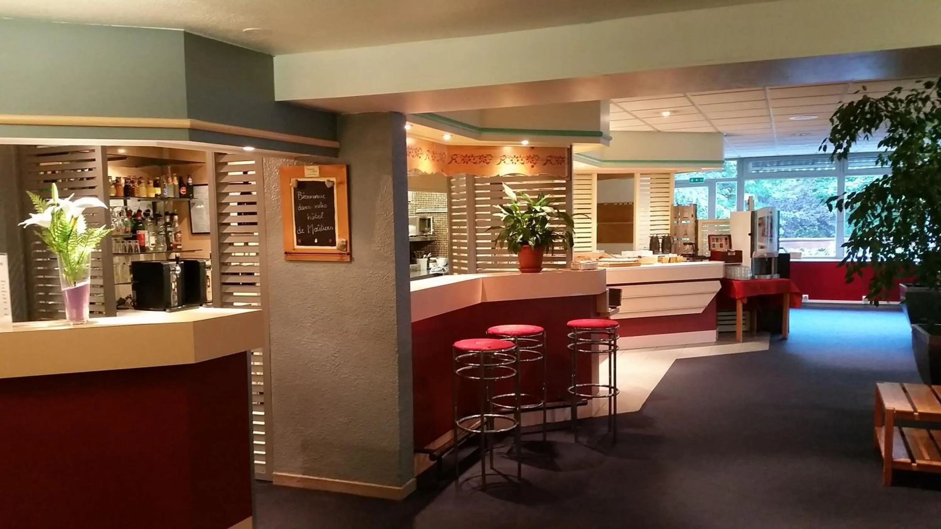 Lounge or bar in Hotel Inn Design Moutiers