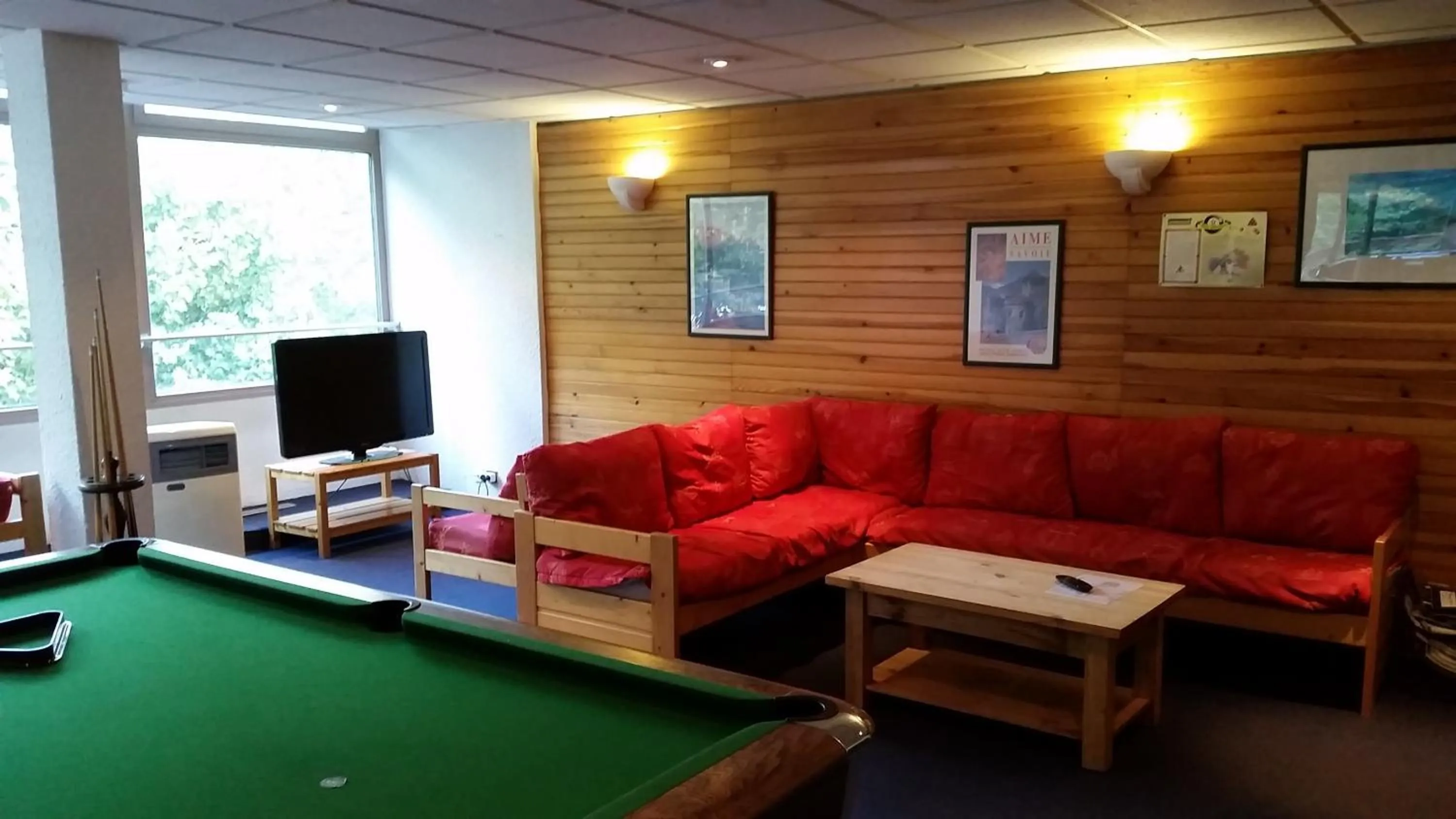 Billiard in Hotel Inn Design Moutiers