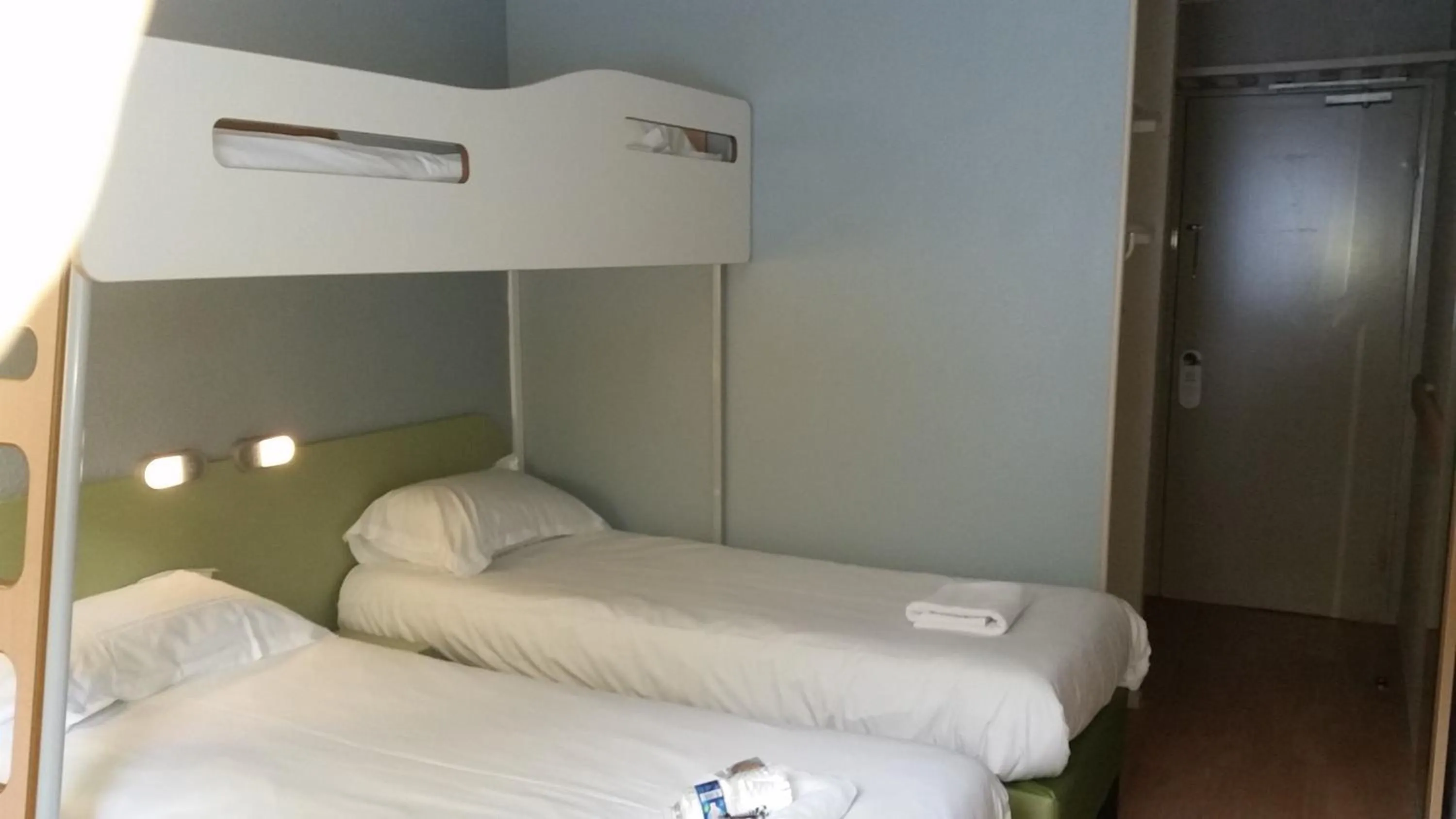 Bedroom, Bed in Hotel Inn Design Moutiers