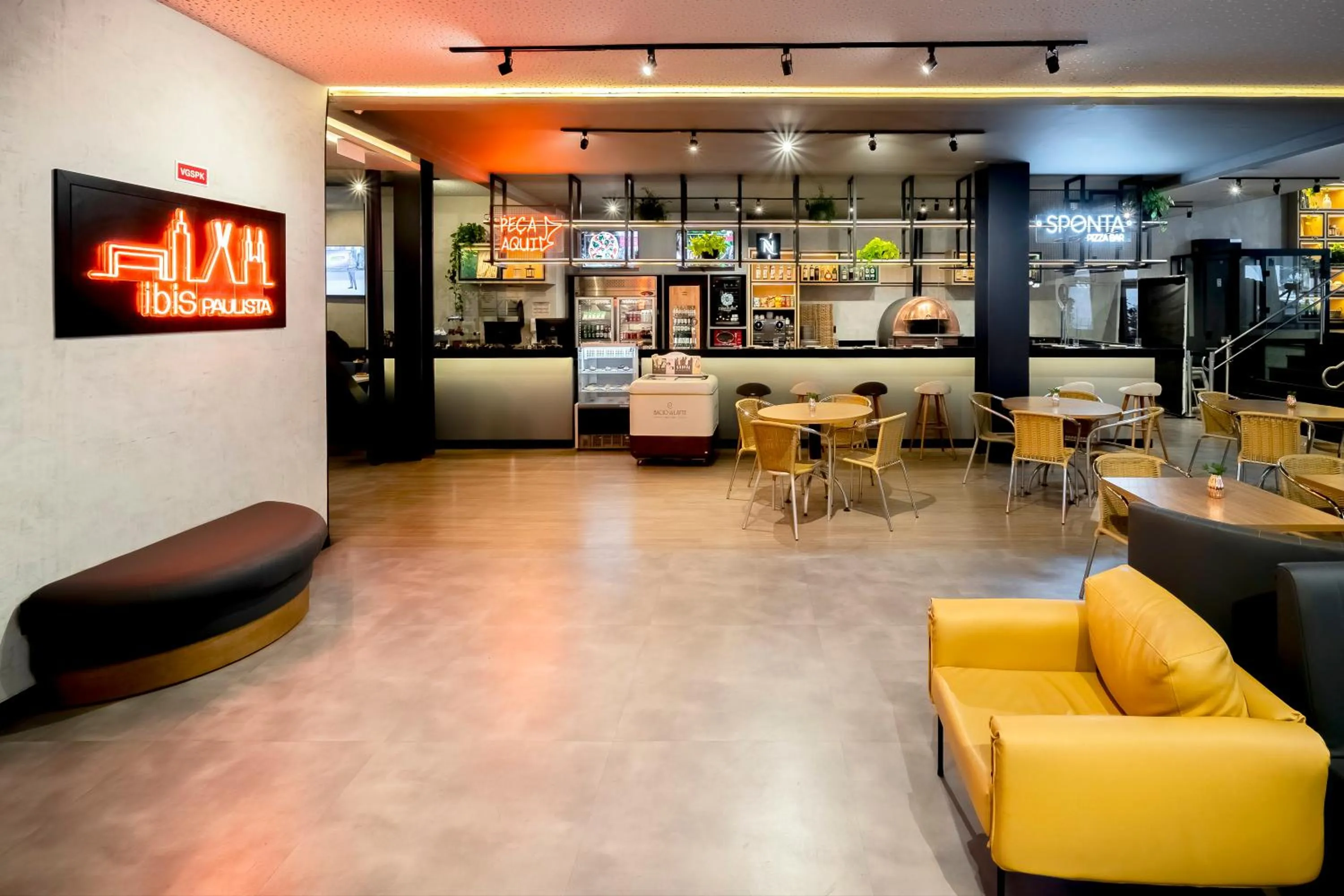 Lobby or reception in ibis Sao Paulo Paulista