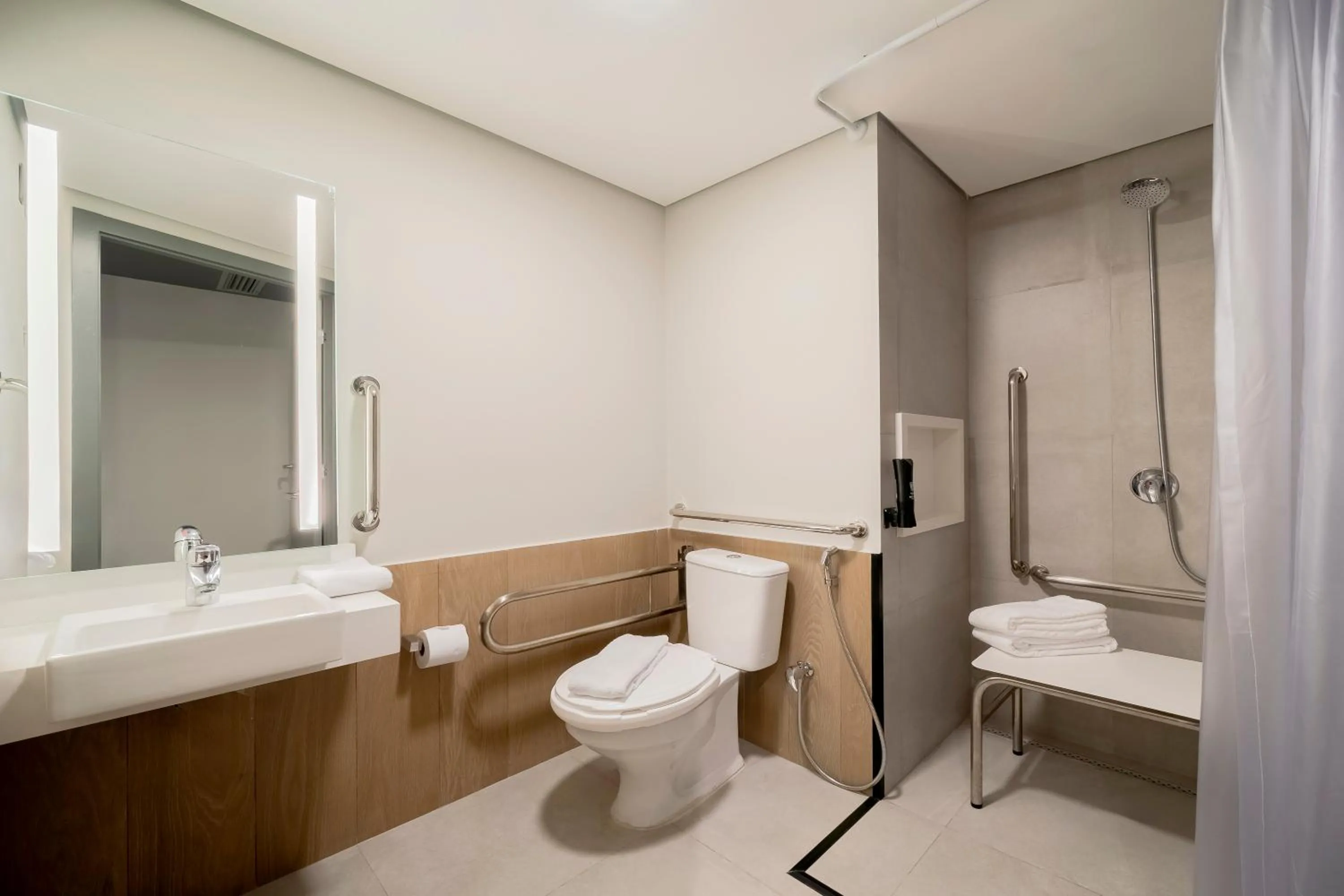 Bathroom in ibis Sao Paulo Paulista