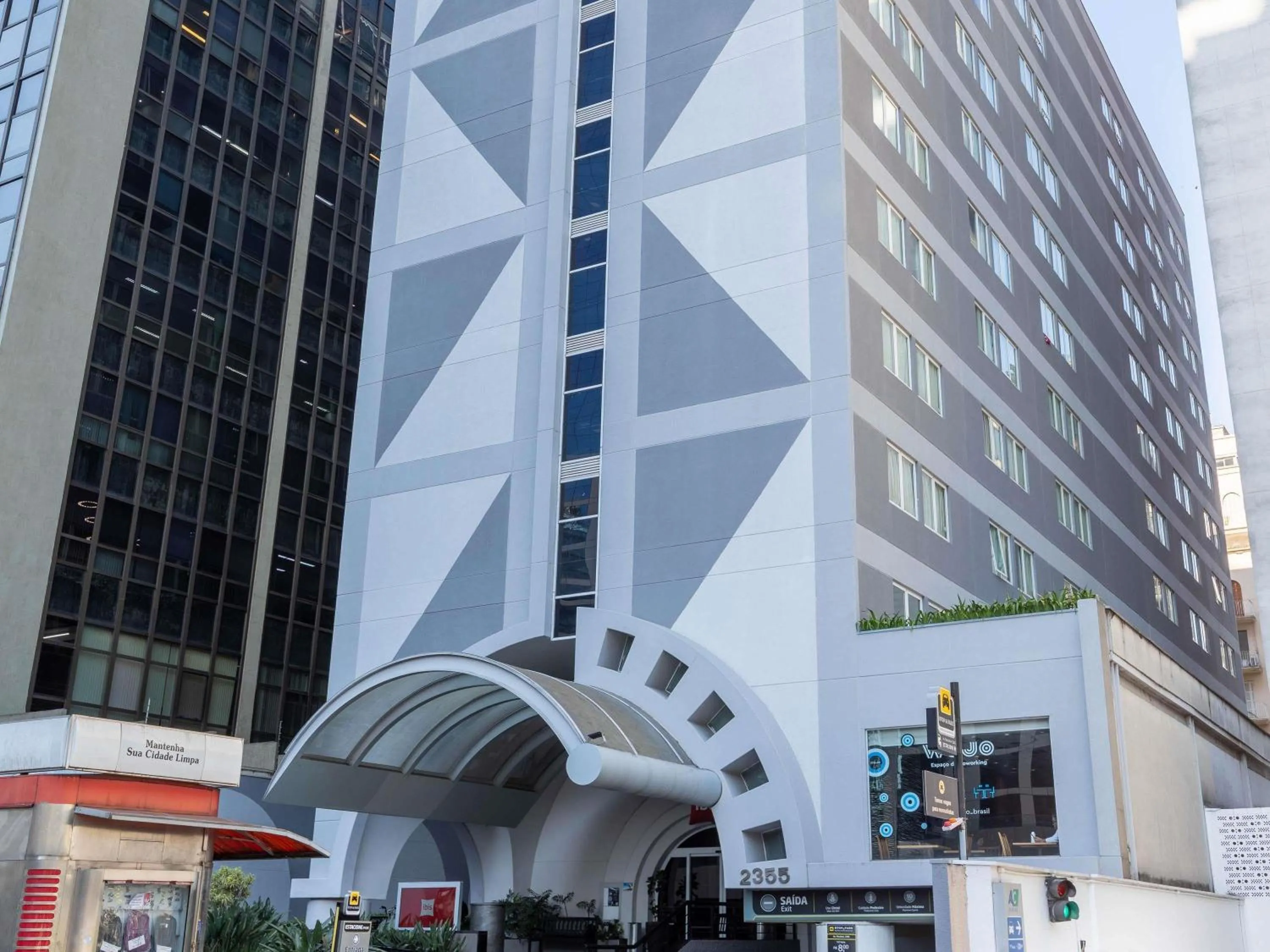 Property building in ibis Sao Paulo Paulista