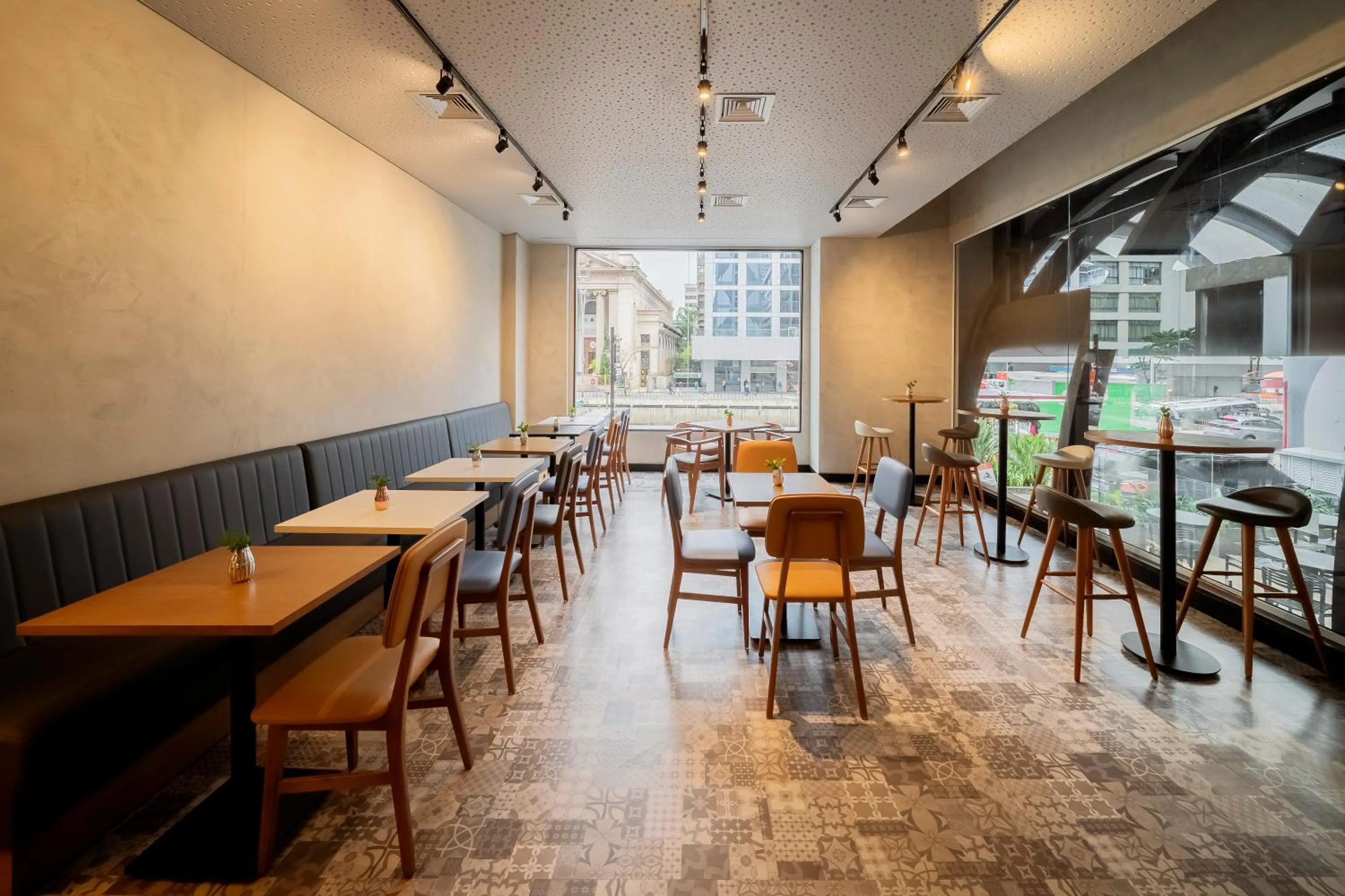 Lobby or reception in ibis Sao Paulo Paulista