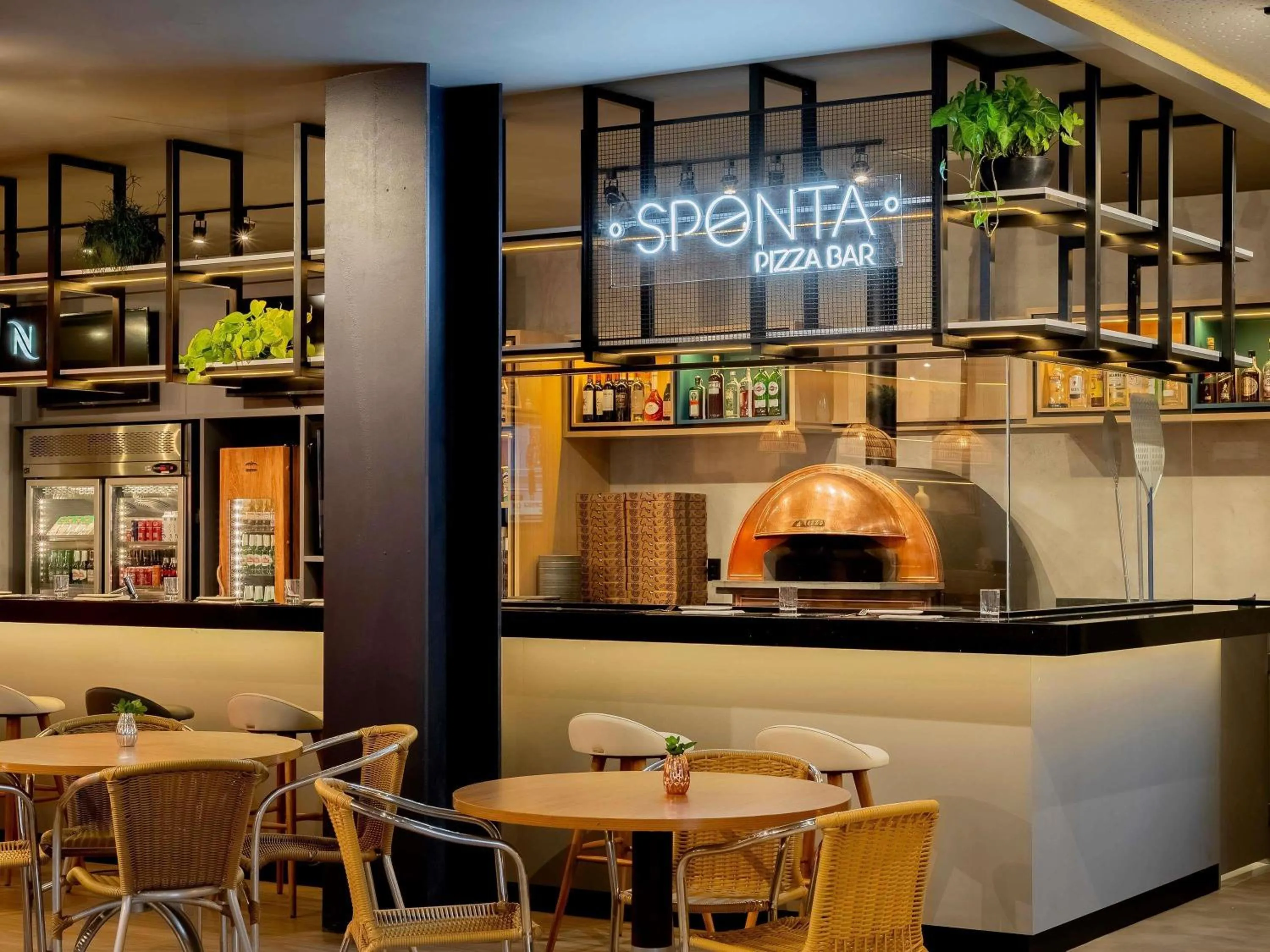 Lounge or bar in ibis Sao Paulo Paulista