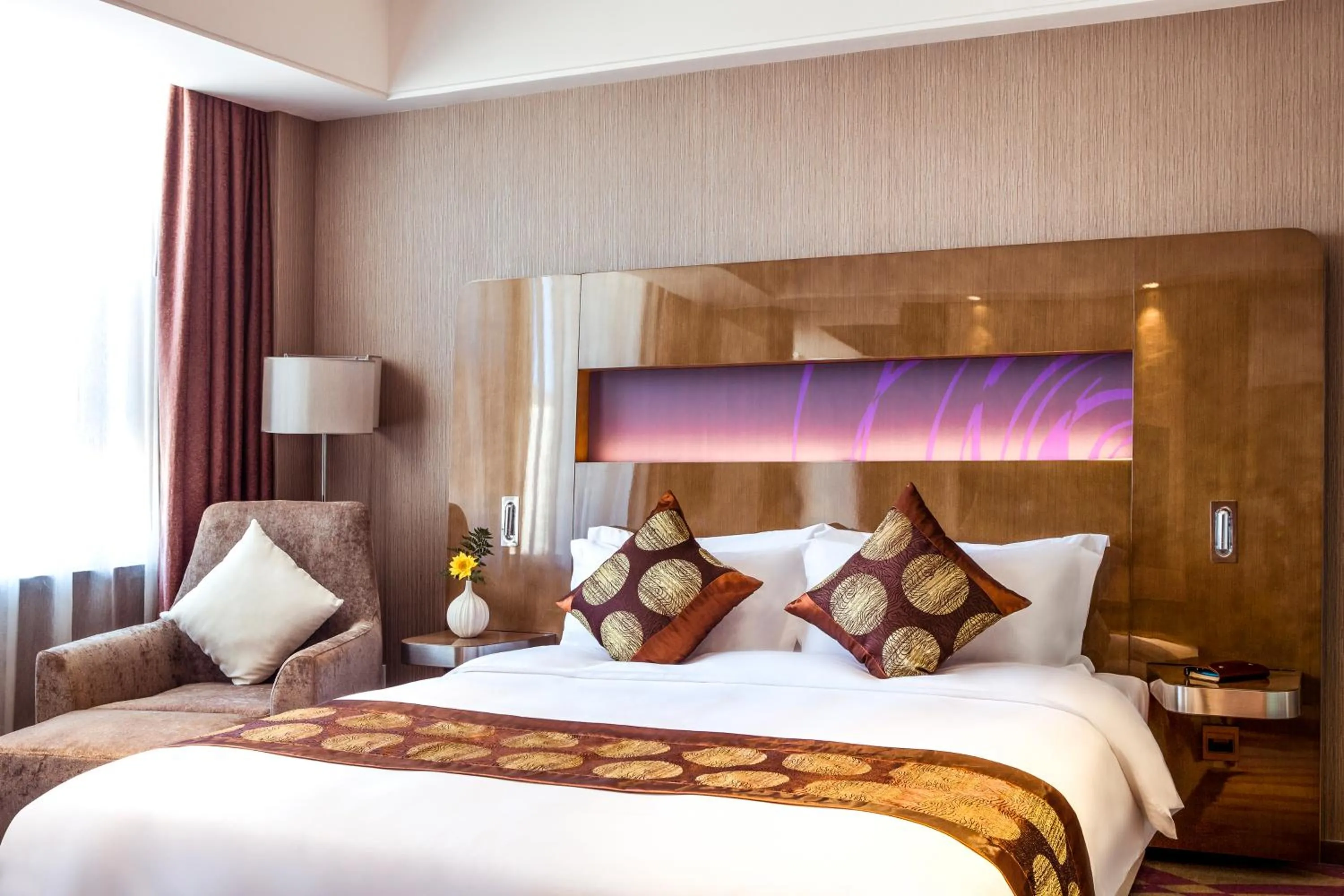 Bedroom, Bed in Novotel Daqing Haofang