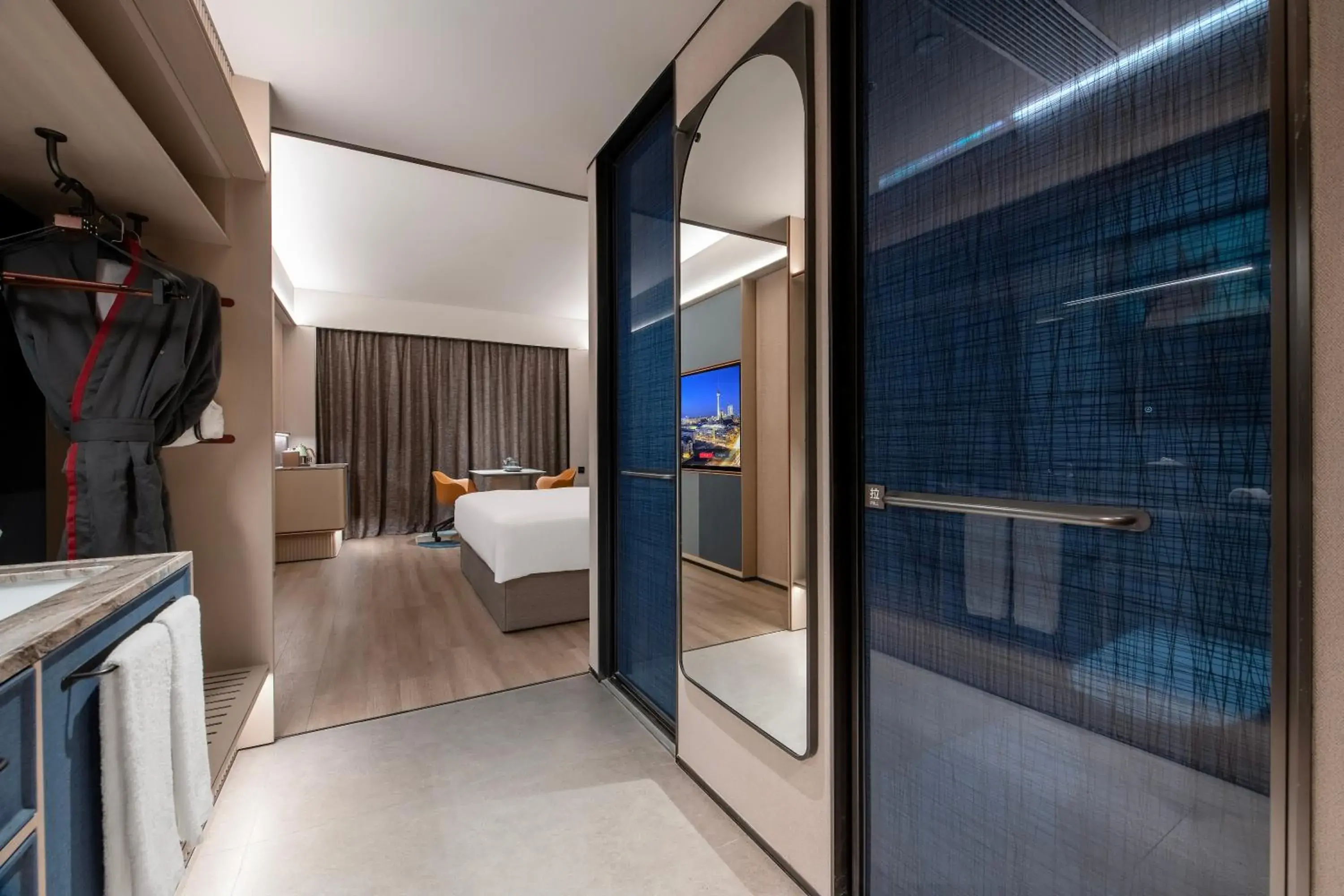 Bed in IntercityHotel Shanghai Hongqiao Airport - Free Minibar for First Night Bed in IntercityHotel Shanghai Hongqiao Airport - Free Minibar for First Night