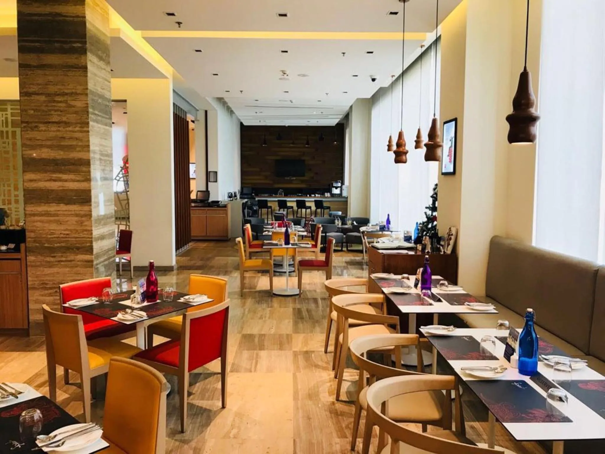 Restaurant/places to eat in ibis Kochi City Centre - An Accor Brand