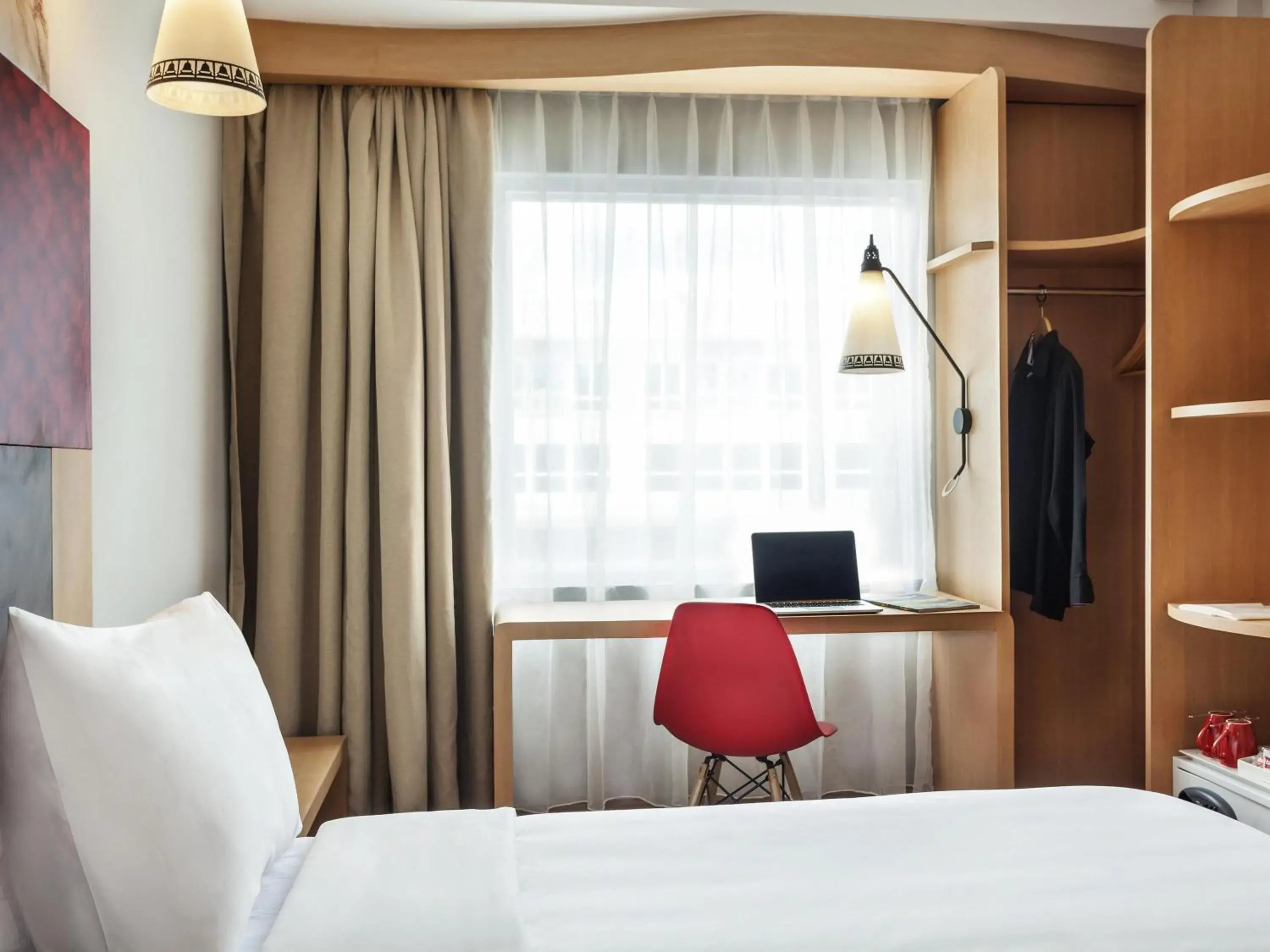 Superior Twin Room in ibis Yogyakarta Adi Sucipto Superior Twin Room in ibis Yogyakarta Adi Sucipto