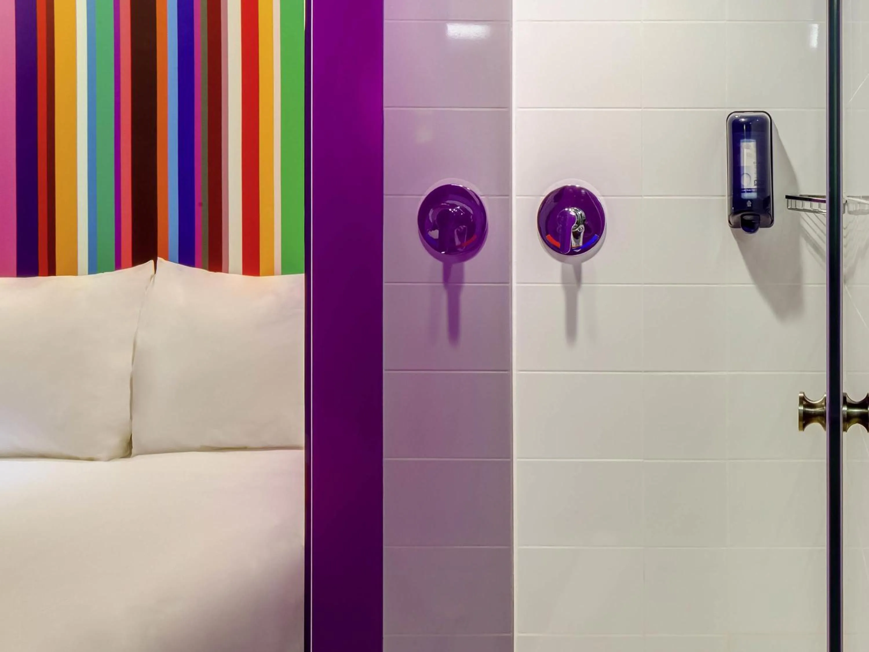 Bedroom in Ibis Styles Mexico Reforma