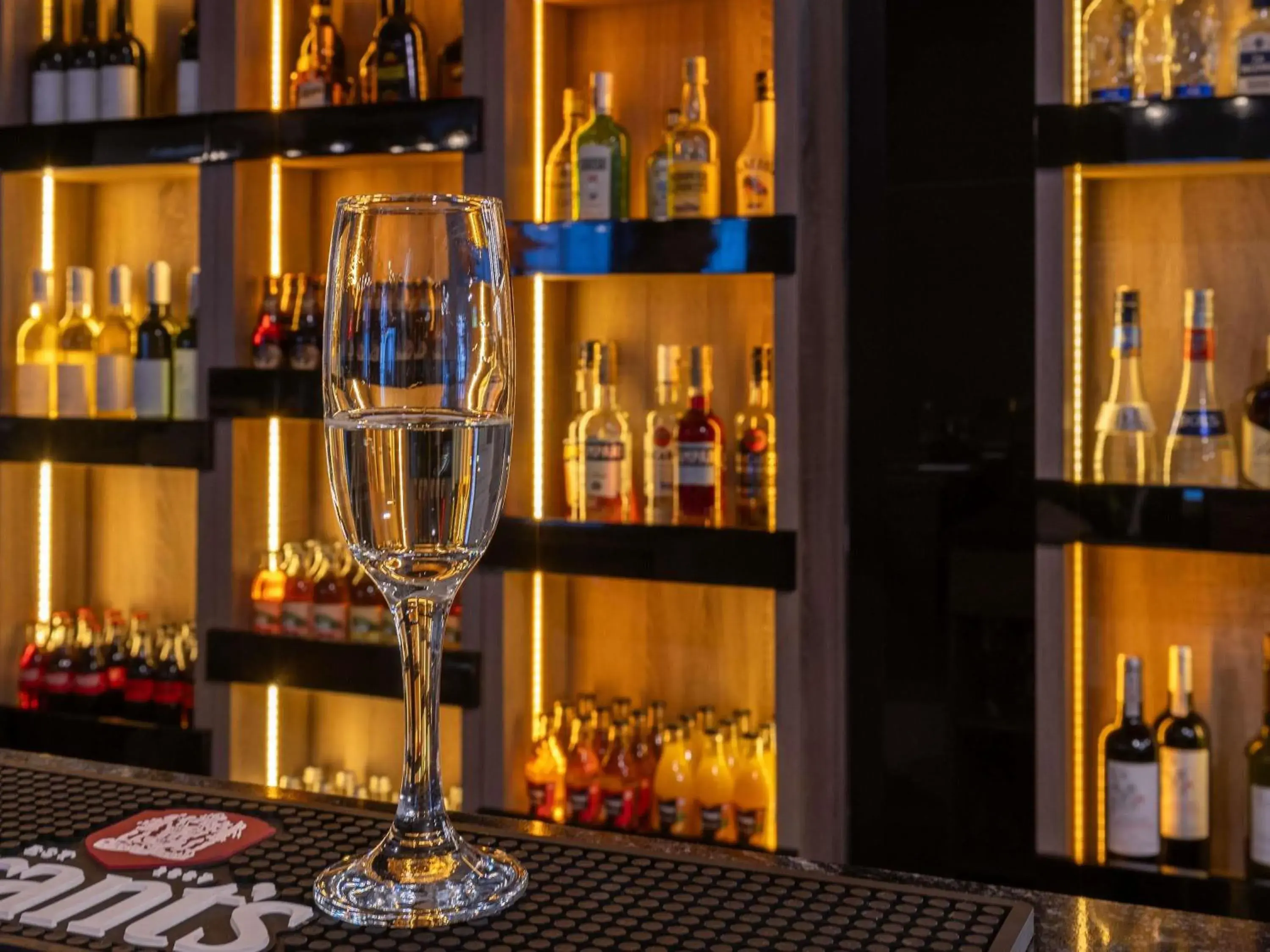 Lounge or bar in ibis Styles Nowy Sacz Lounge or bar in ibis Styles Nowy Sacz