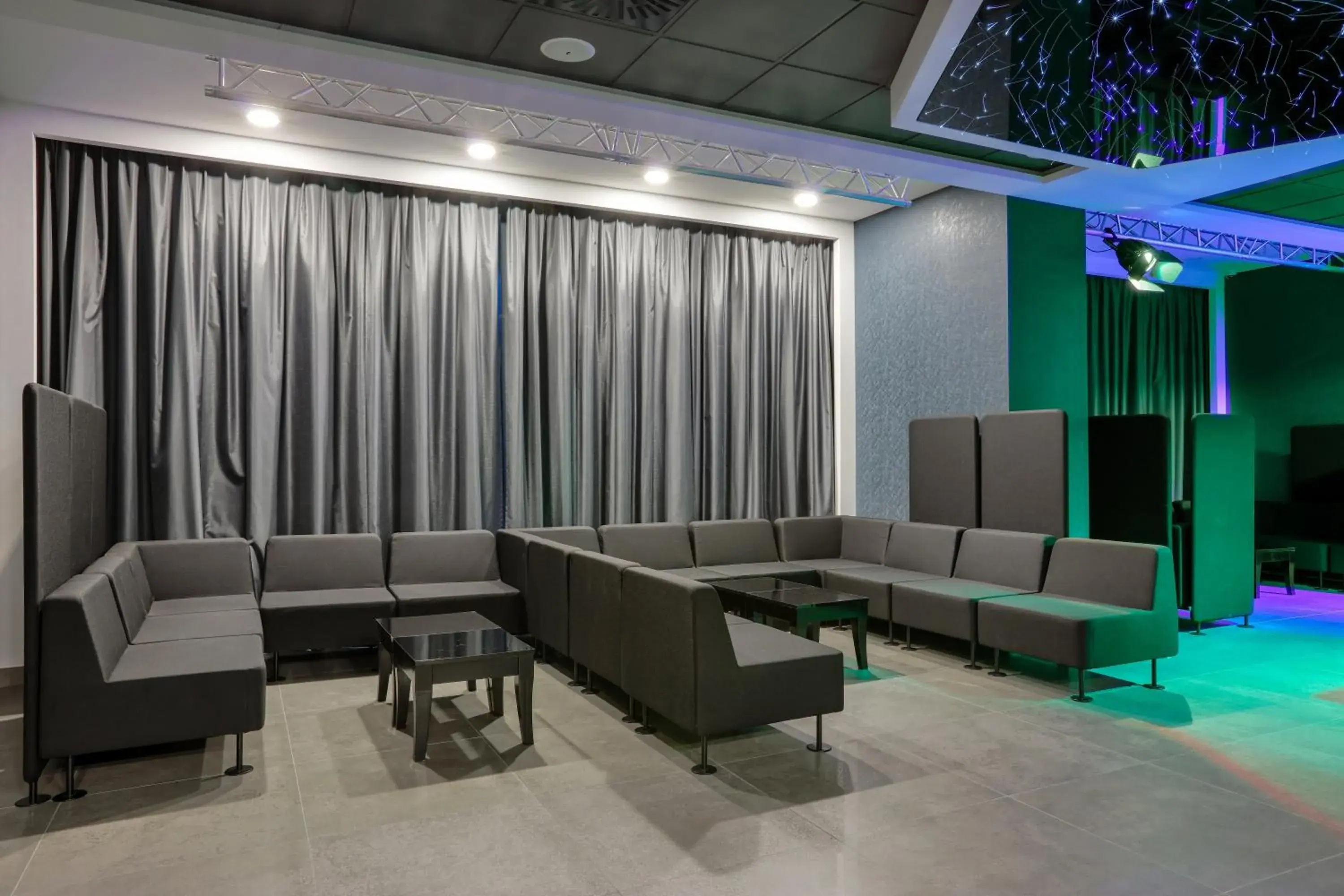 Lounge or bar in ibis Styles Nowy Sacz Lounge or bar in ibis Styles Nowy Sacz