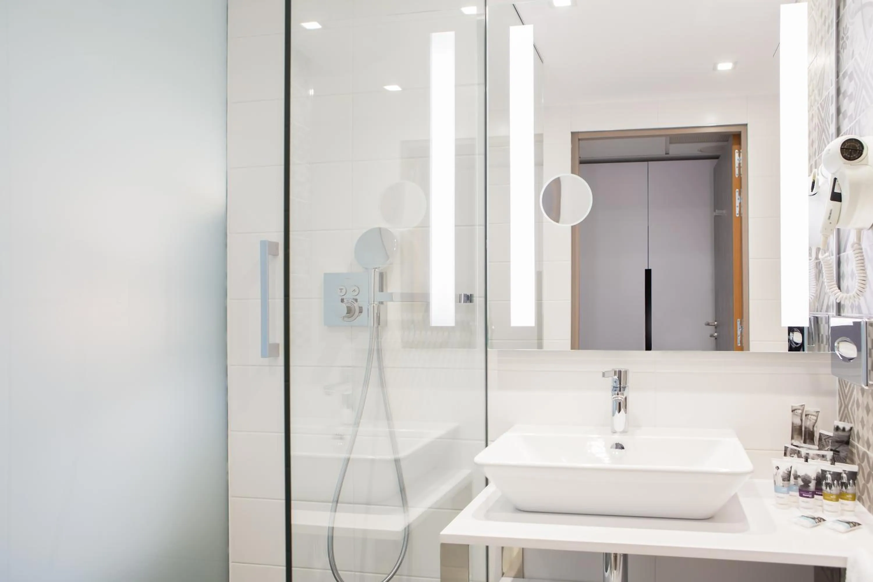 Shower in Mercure Krakow Stare Miasto