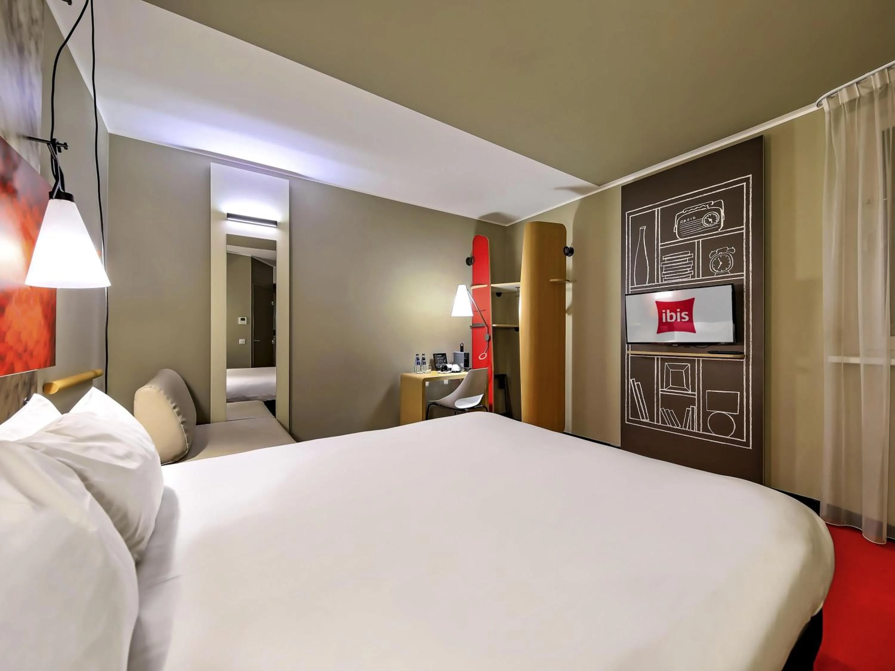 Property building, Bed in Ibis Gdansk Stare Miasto