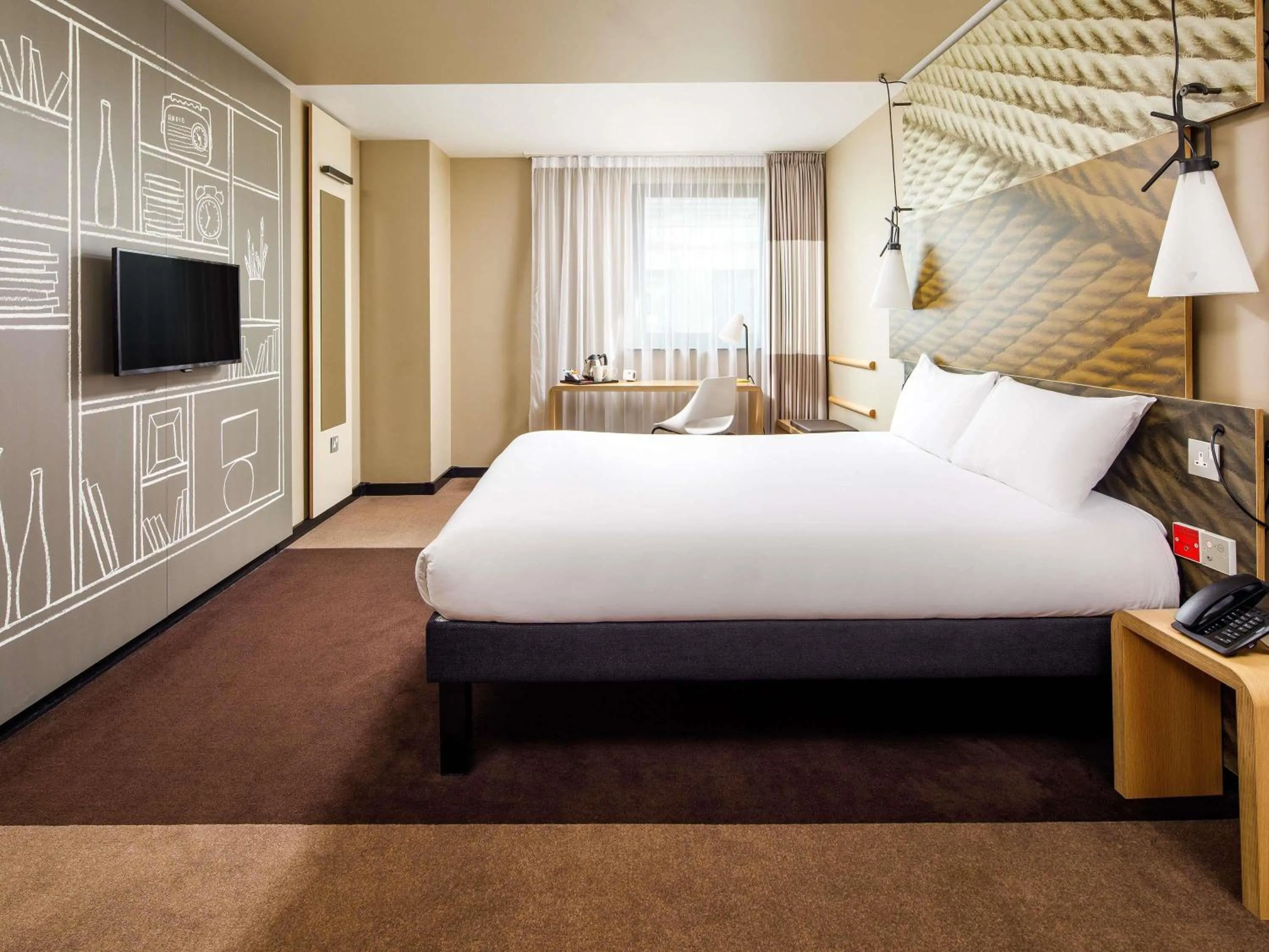 Bedroom, Bed in ibis Cambridge Central Station