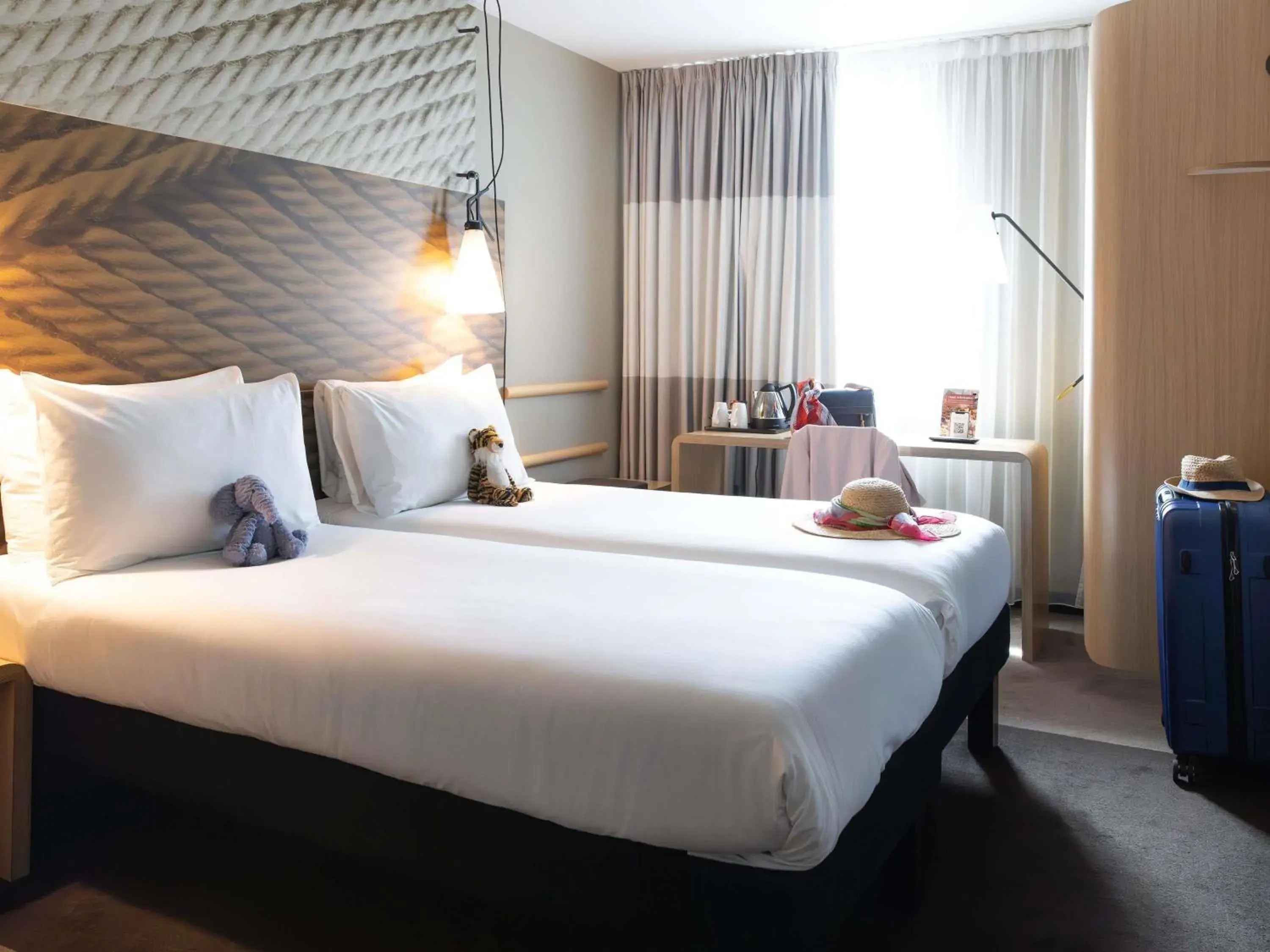 Bedroom, Bed in ibis Cambridge Central Station Bedroom, Bed in ibis Cambridge Central Station