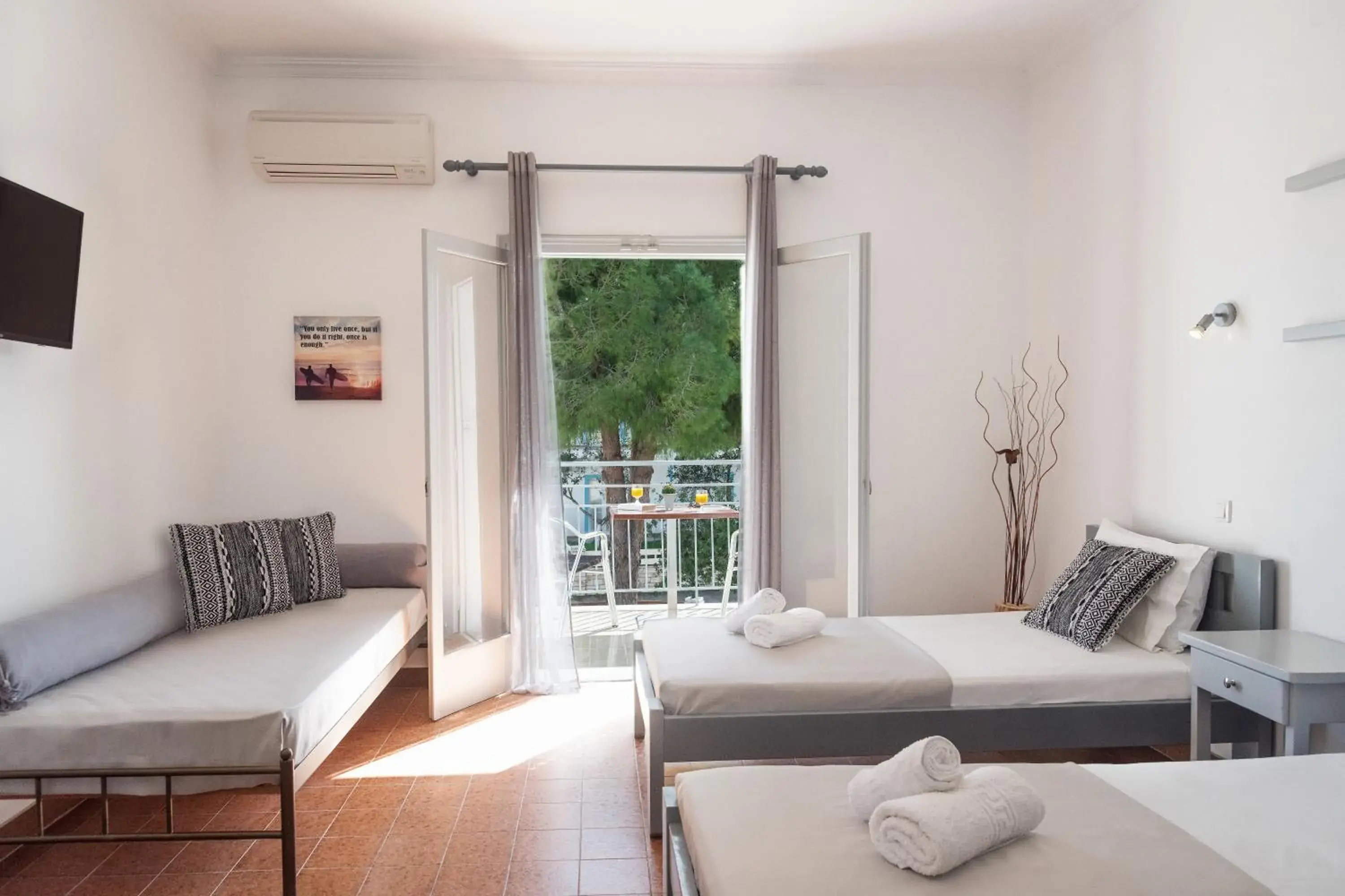 Photo of the whole room, Bed in Three Seasons Photo of the whole room, Bed in Three Seasons