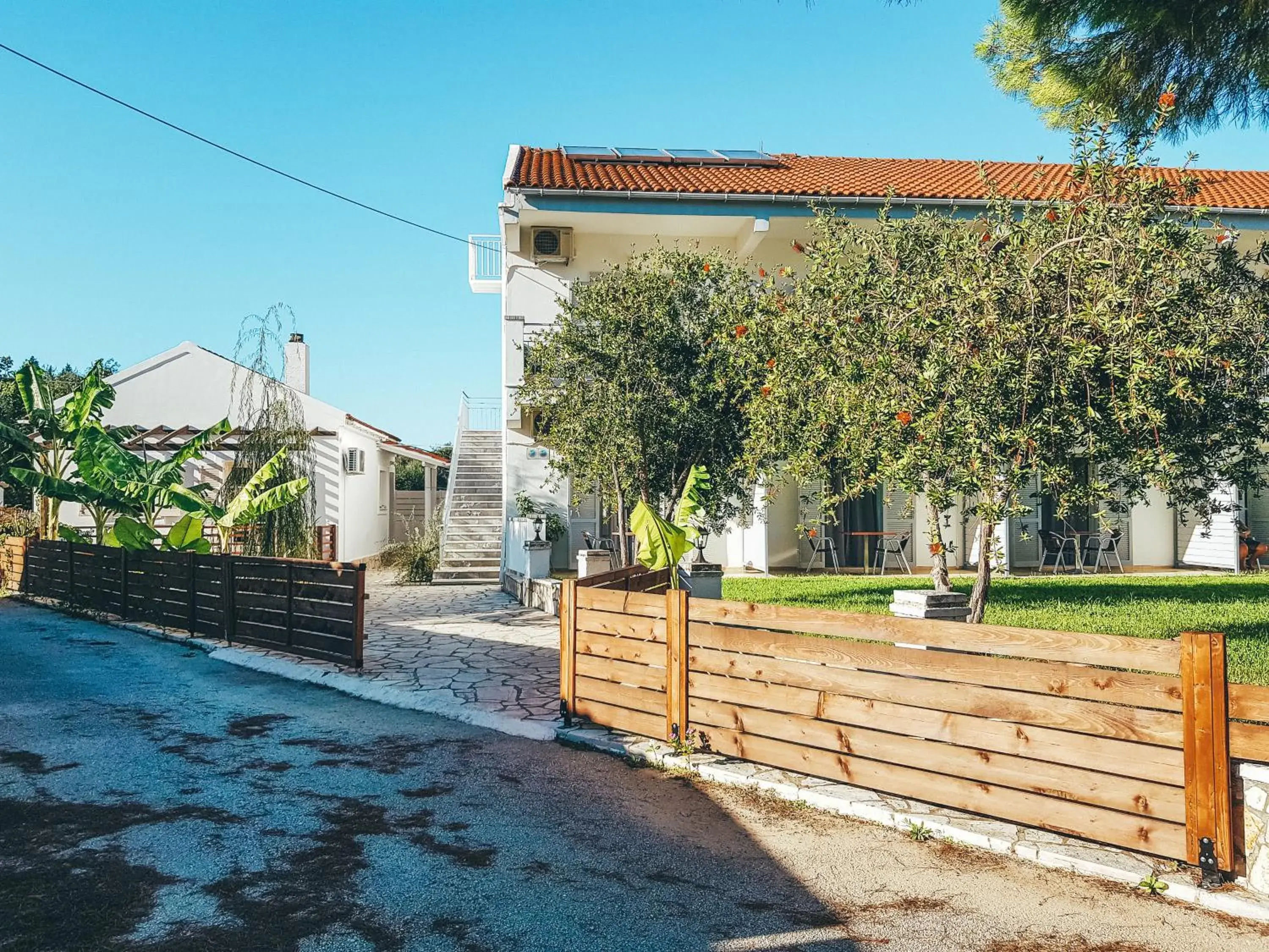 Facade/entrance in Three Seasons Facade/entrance in Three Seasons