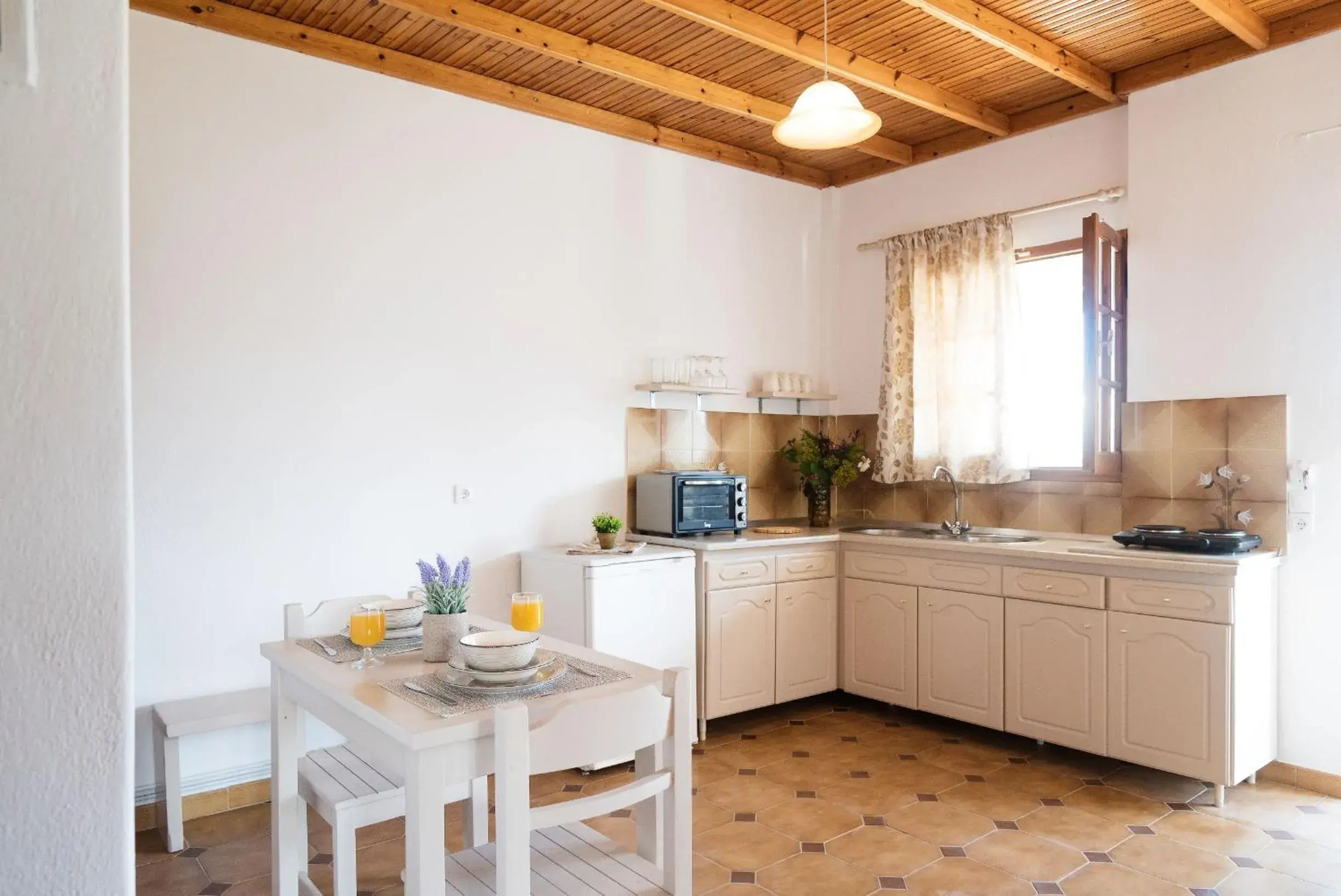 Kitchen or kitchenette in Three Seasons Kitchen or kitchenette in Three Seasons