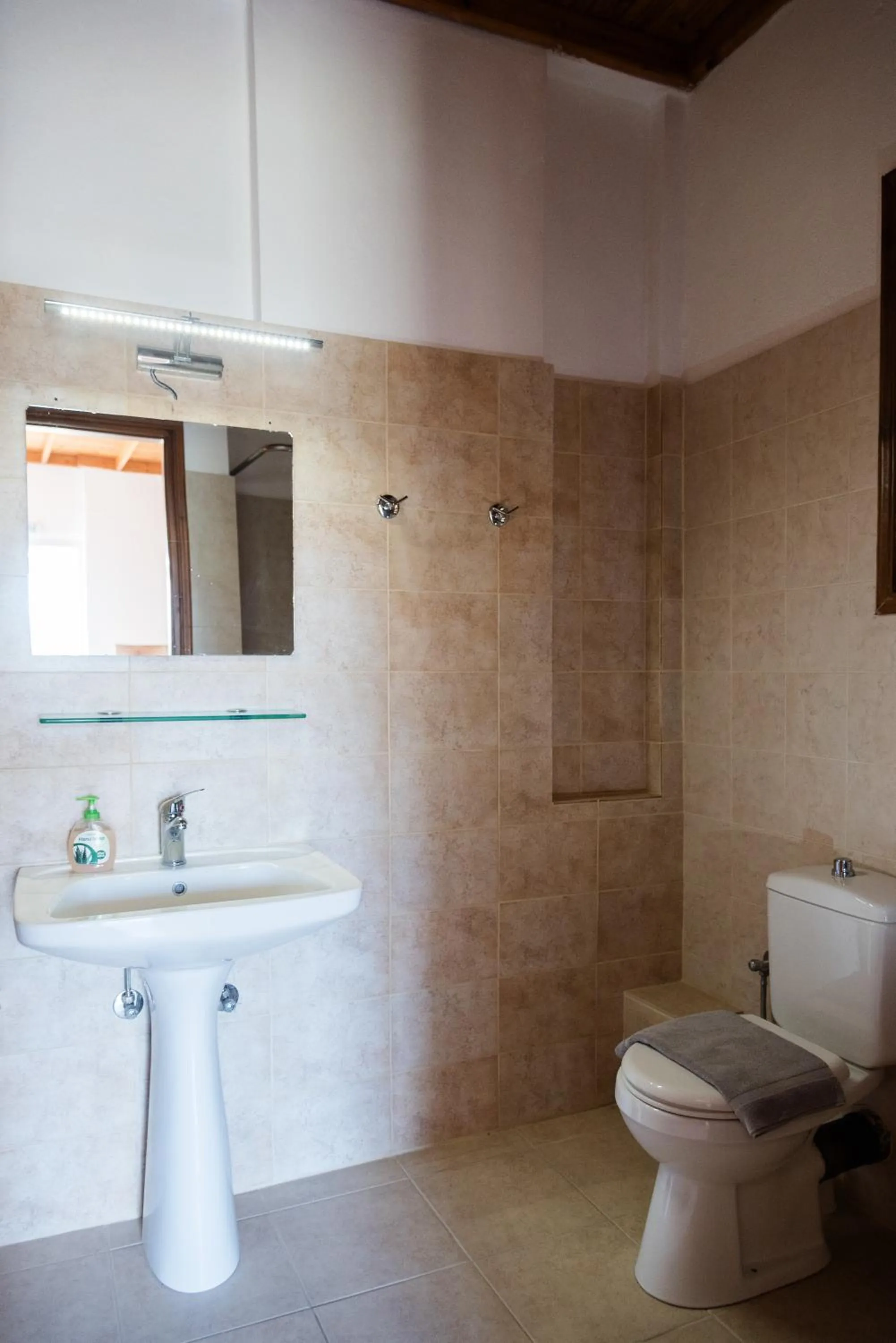 Bathroom in Three Seasons