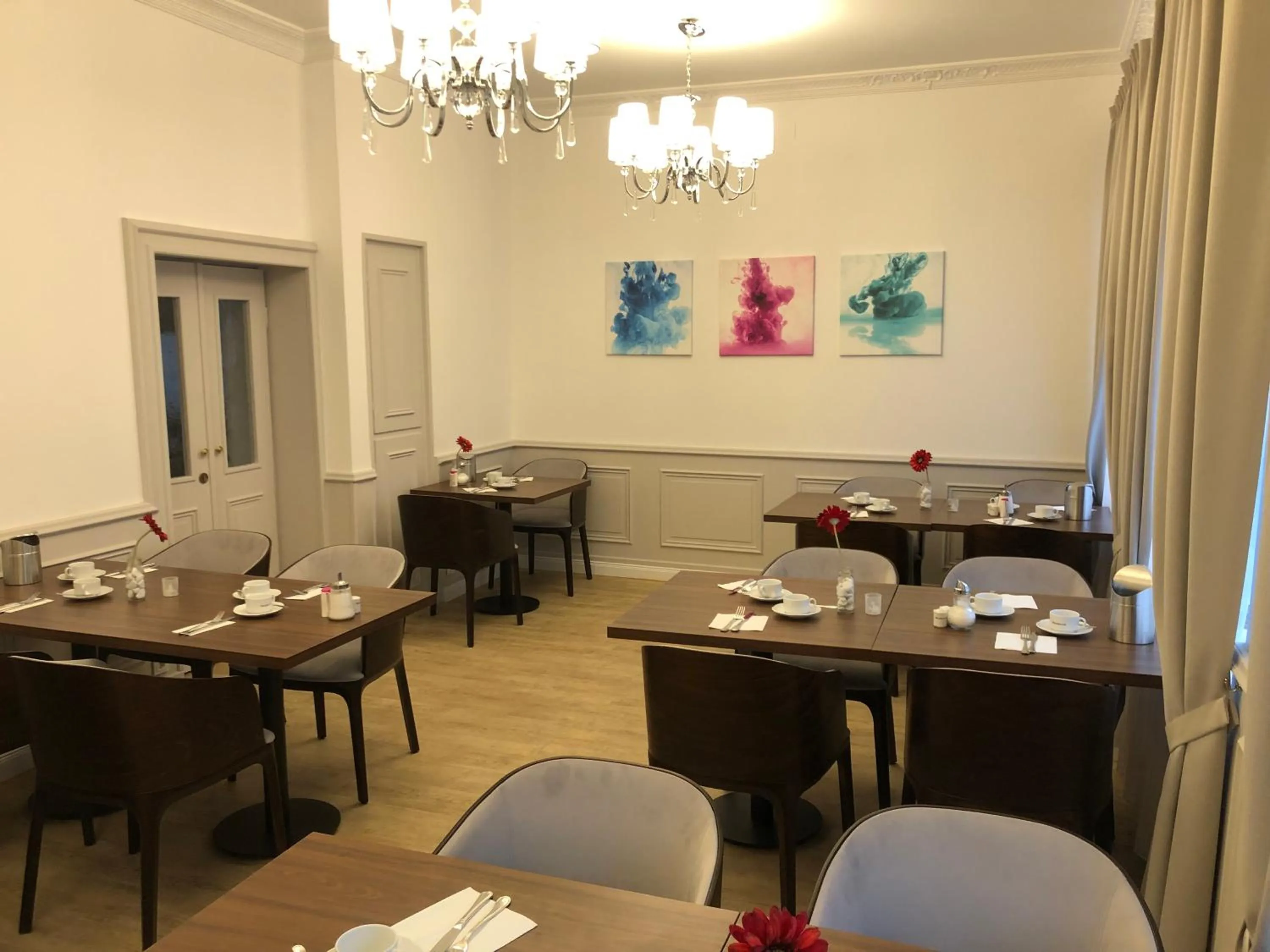 Restaurant/places to eat in Hotel Rheinischer Hof Bad Soden