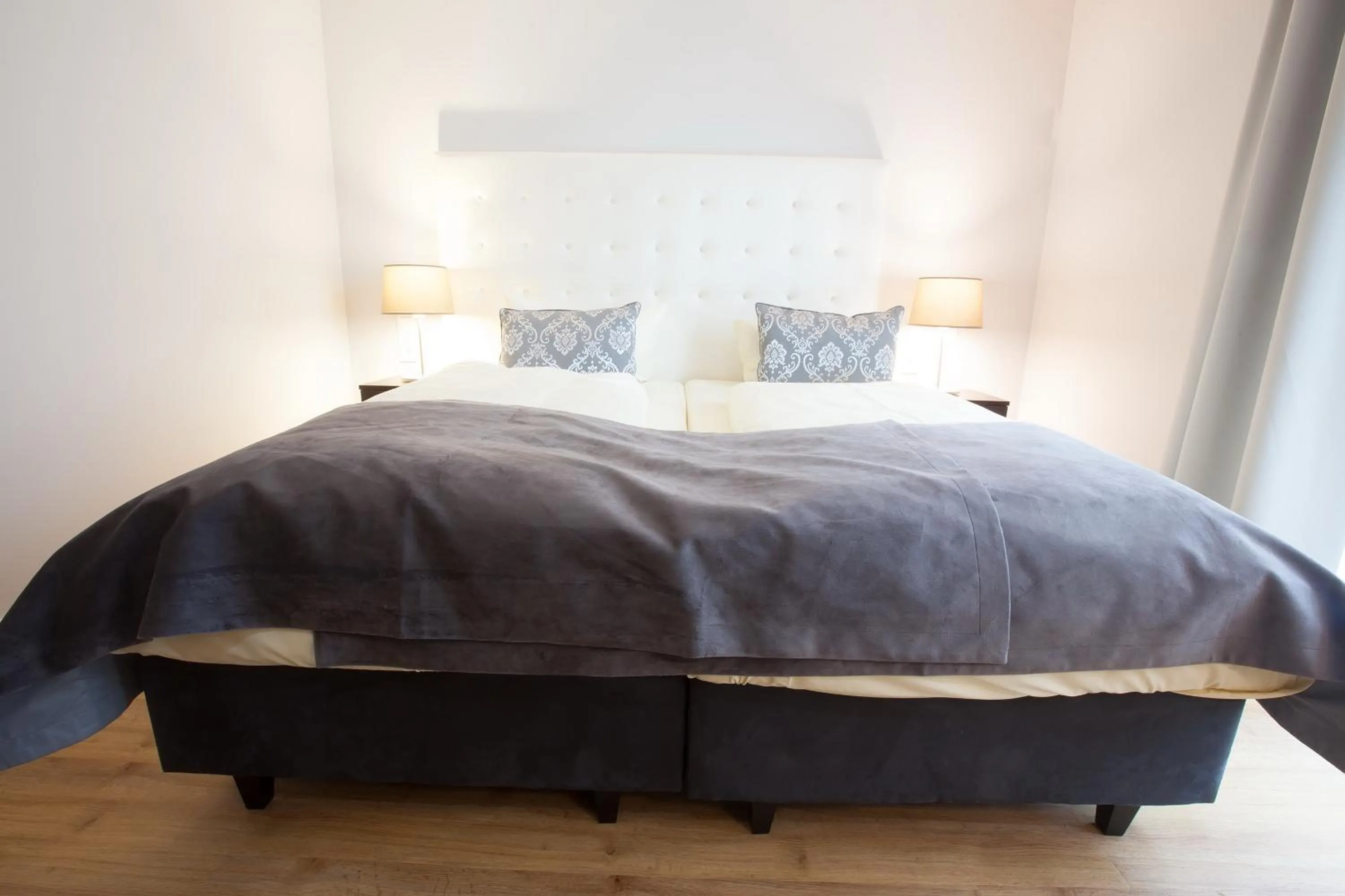 Photo of the whole room, Bed in Hotel Rheinischer Hof Bad Soden