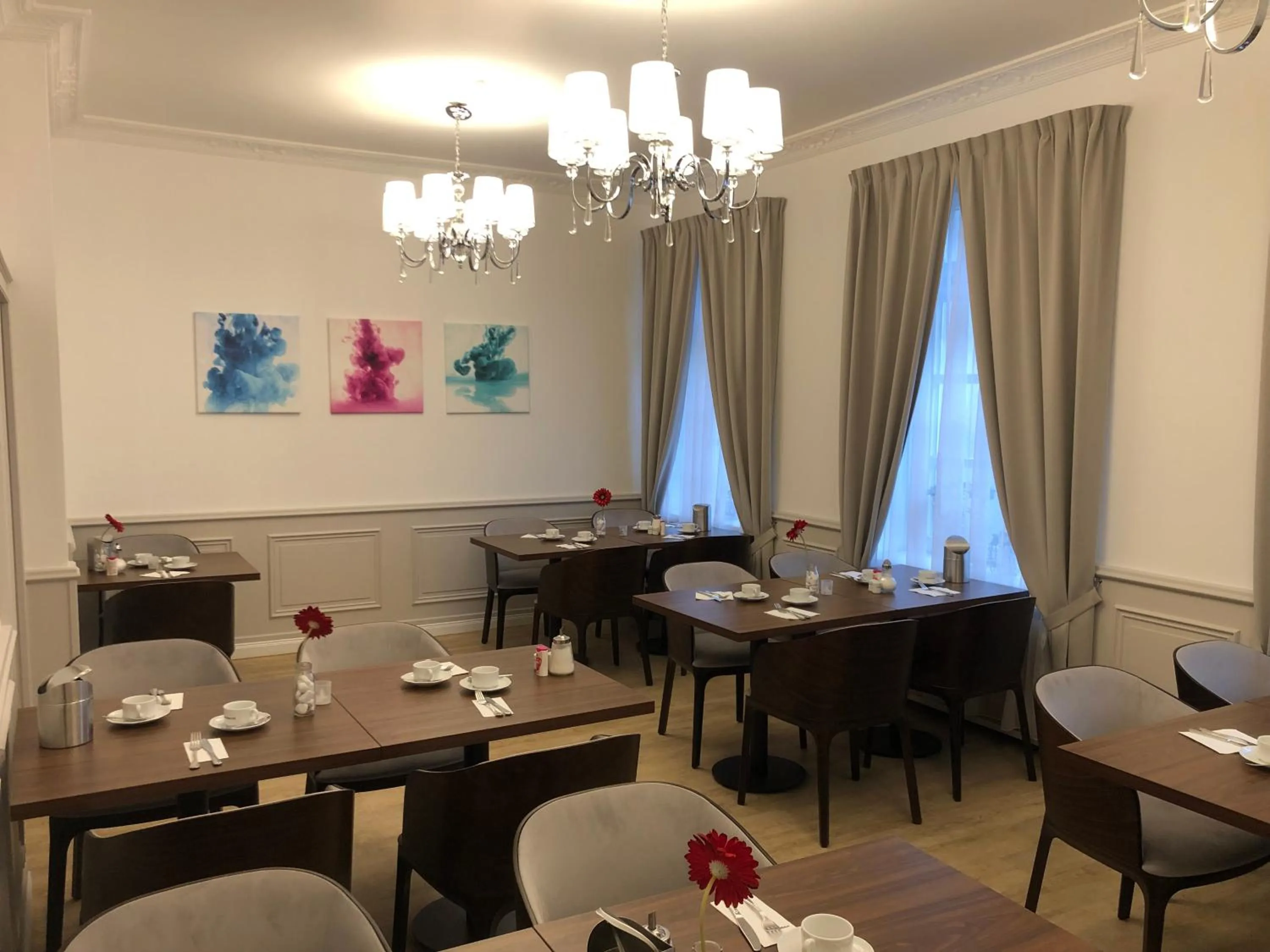 Restaurant/places to eat in Hotel Rheinischer Hof Bad Soden