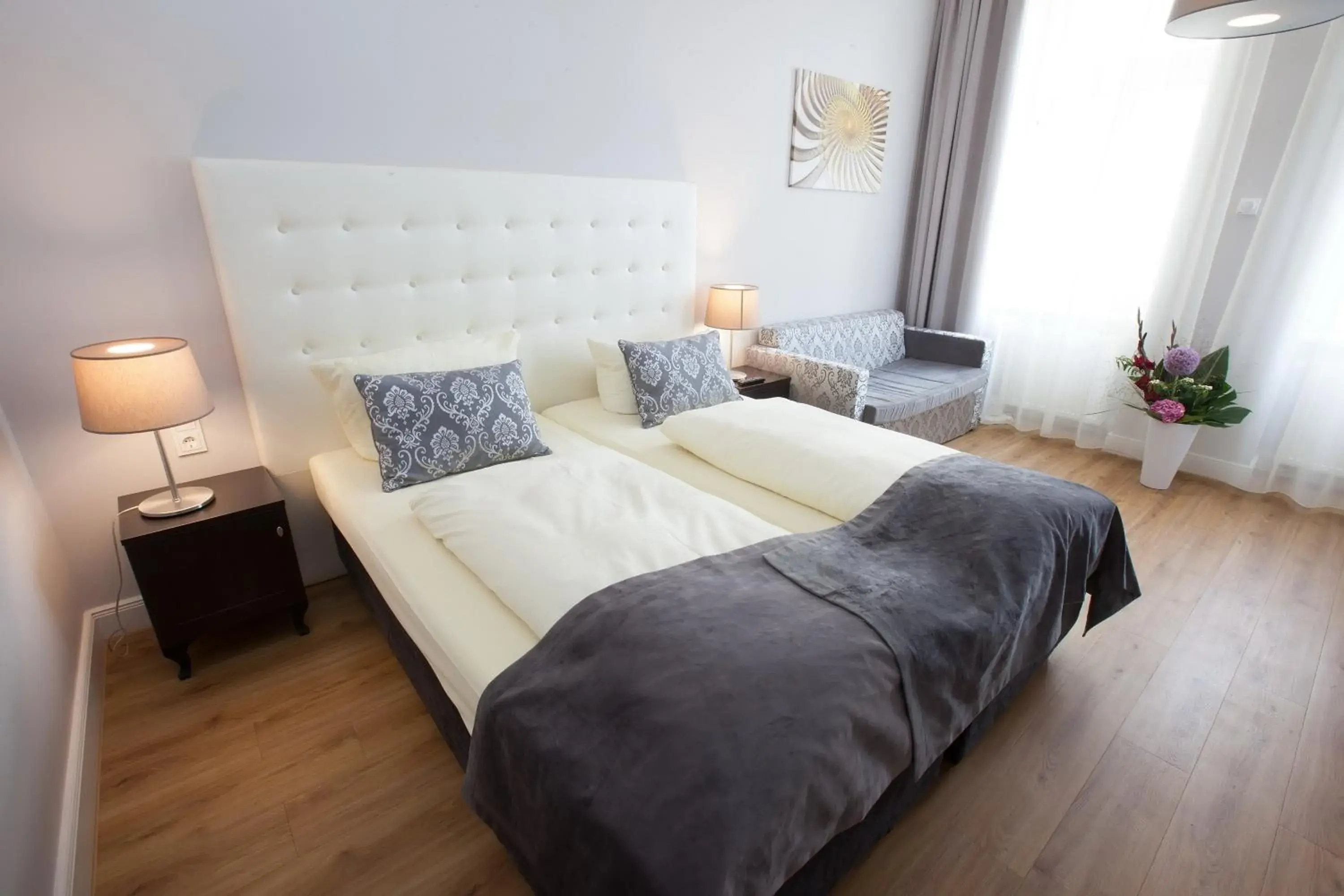 Day, Bed in Hotel Rheinischer Hof Bad Soden Day, Bed in Hotel Rheinischer Hof Bad Soden