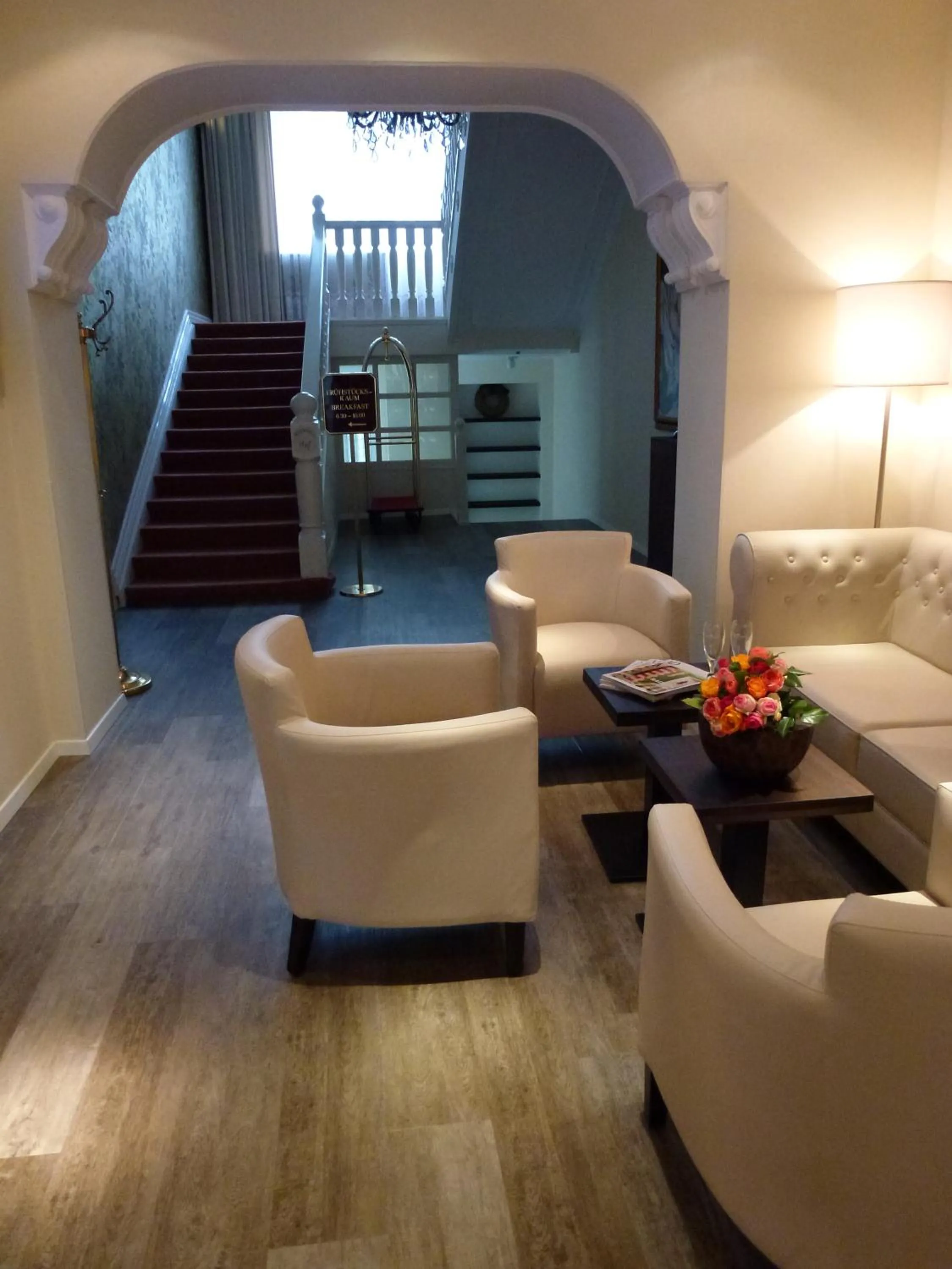 Lobby or reception in Hotel Rheinischer Hof Bad Soden